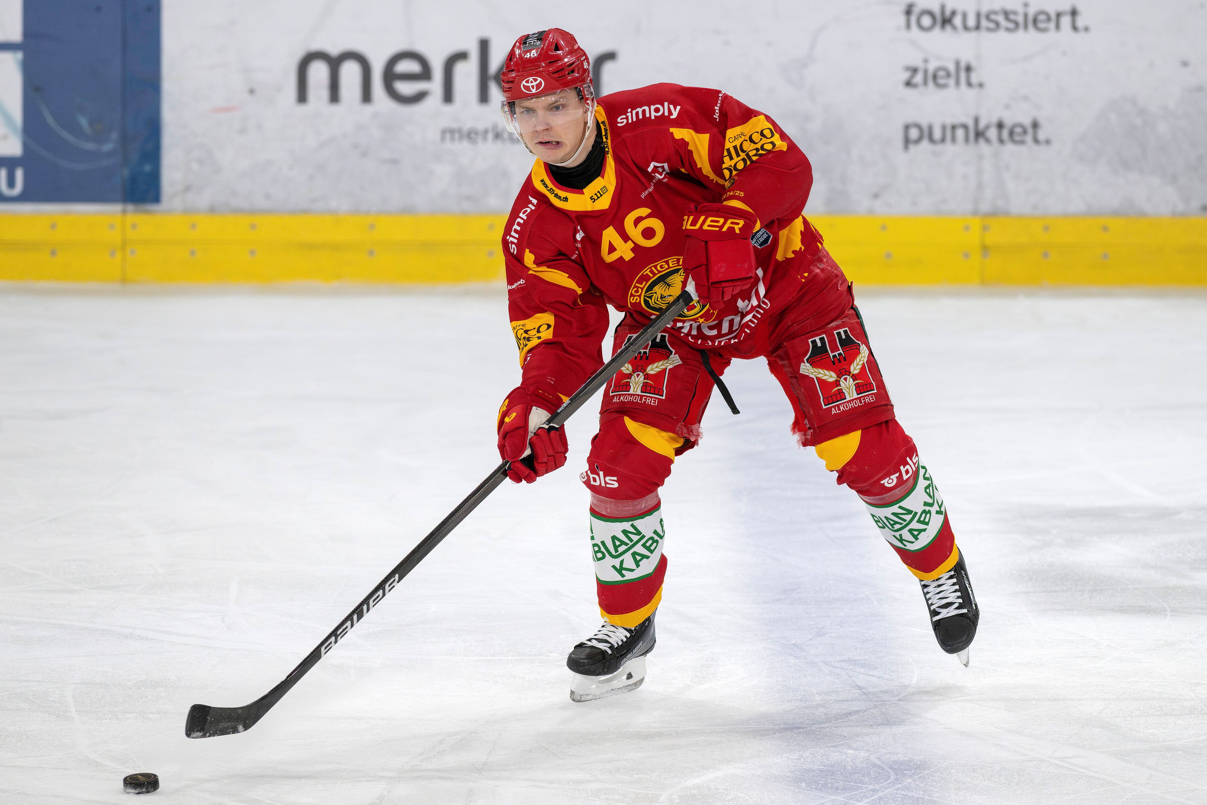 Der Finger von Vili Saarijärv wurde in der Kabine wieder angenäht.