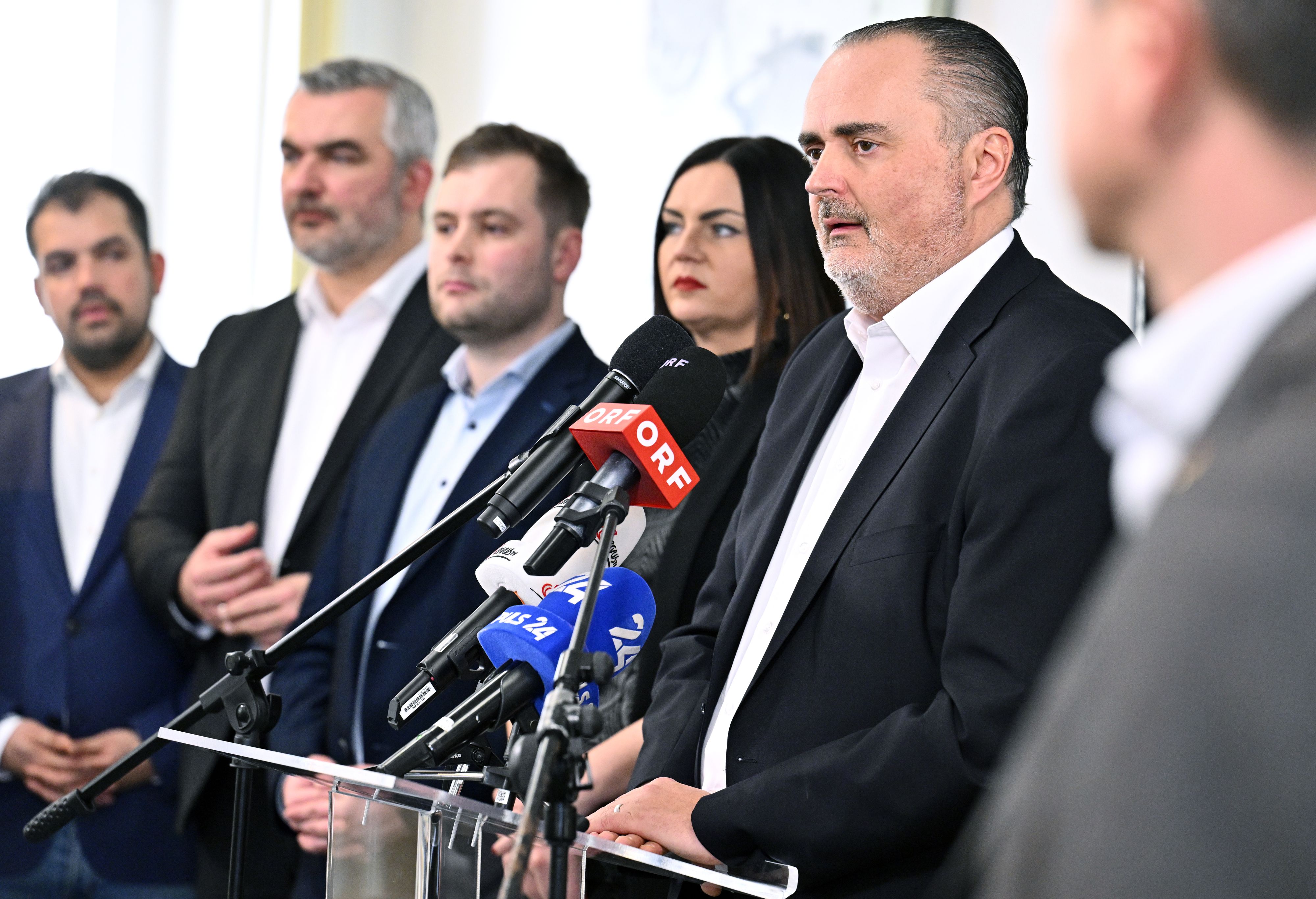 SPÖ-Landeshauptmann Hans Peter Doskozil präsentierte am Montag sein neues Regierungsteam.