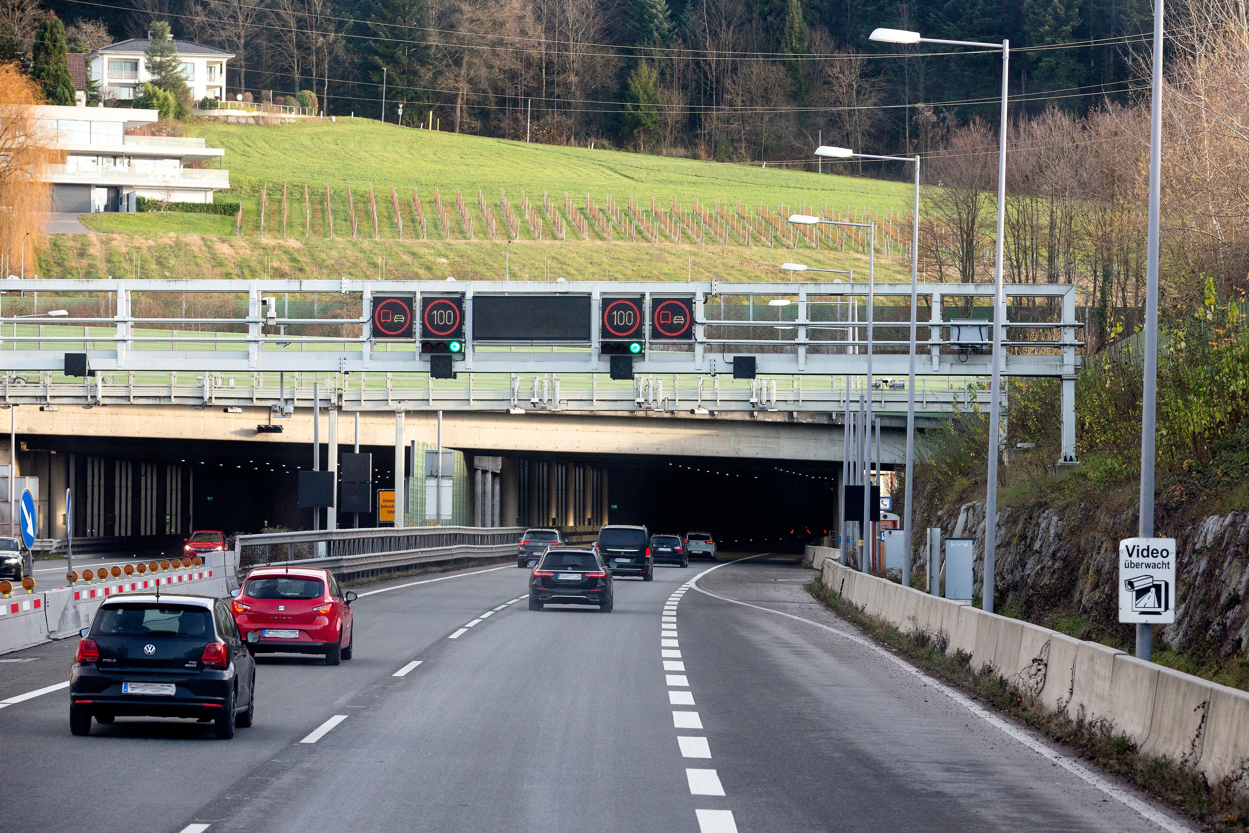 Der Vorfall ereignete sich auf einem Beschleunigungsstreifen auf der A14, Rheintalautobahn. Symbolbild. 