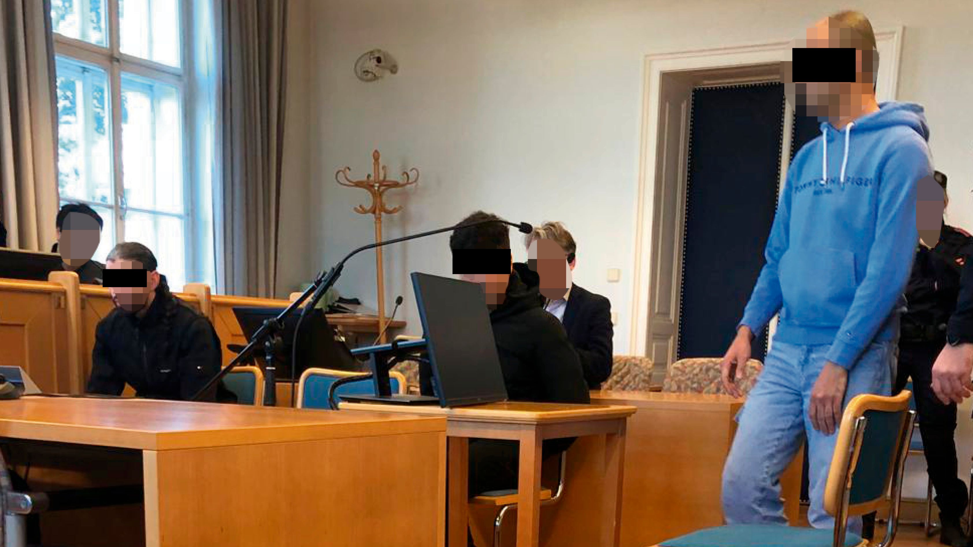 Wr. Neustadt: Das angeklagte Trio vor Gericht