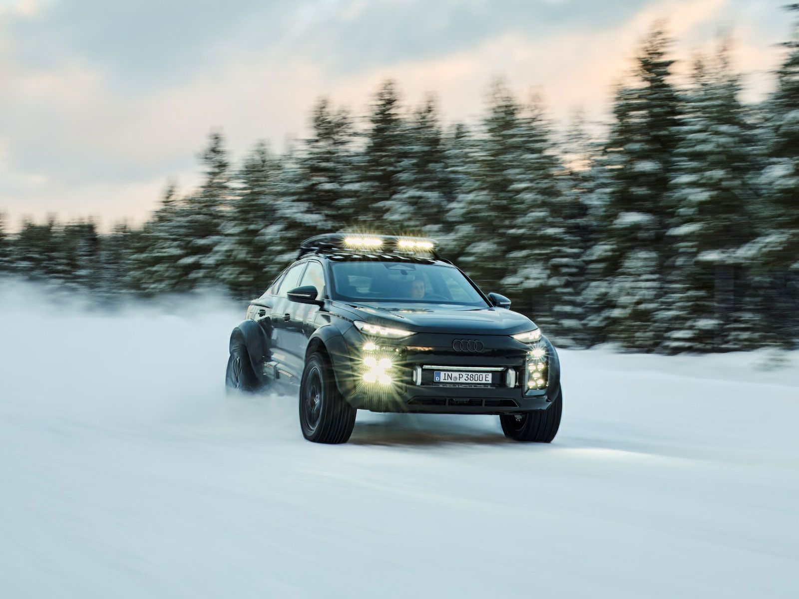 Optisch wirkt das Fahrzeug wie einem Actionfilm entsprungen.