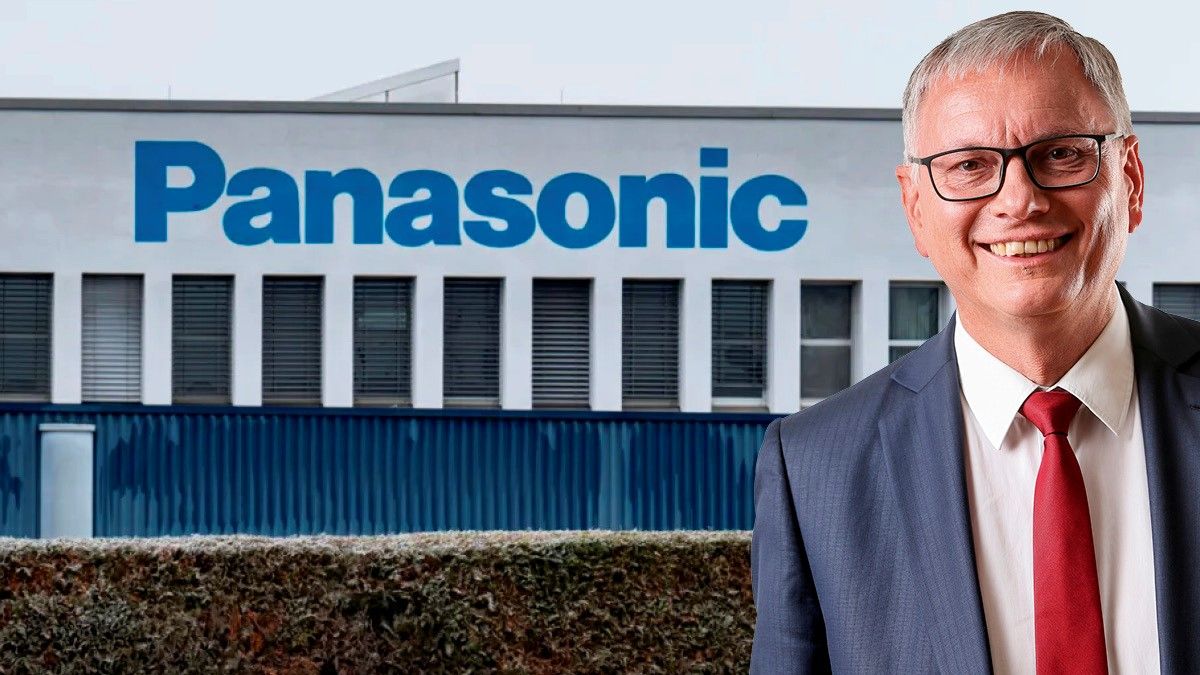 SPÖ-OÖ-Vorsitzender Alois Stöger ärgert sich über die Schließung des Panasonic-Werks in Enns (Bez. Linz-Land)