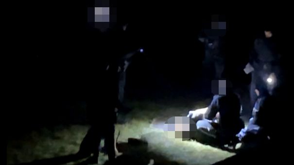 Ein Beamter verletzte sich im Zuge der Festnahme. Ein durchgeführter Alkovortest ergab bei dem 41-Jährigen 1,17 Promille.