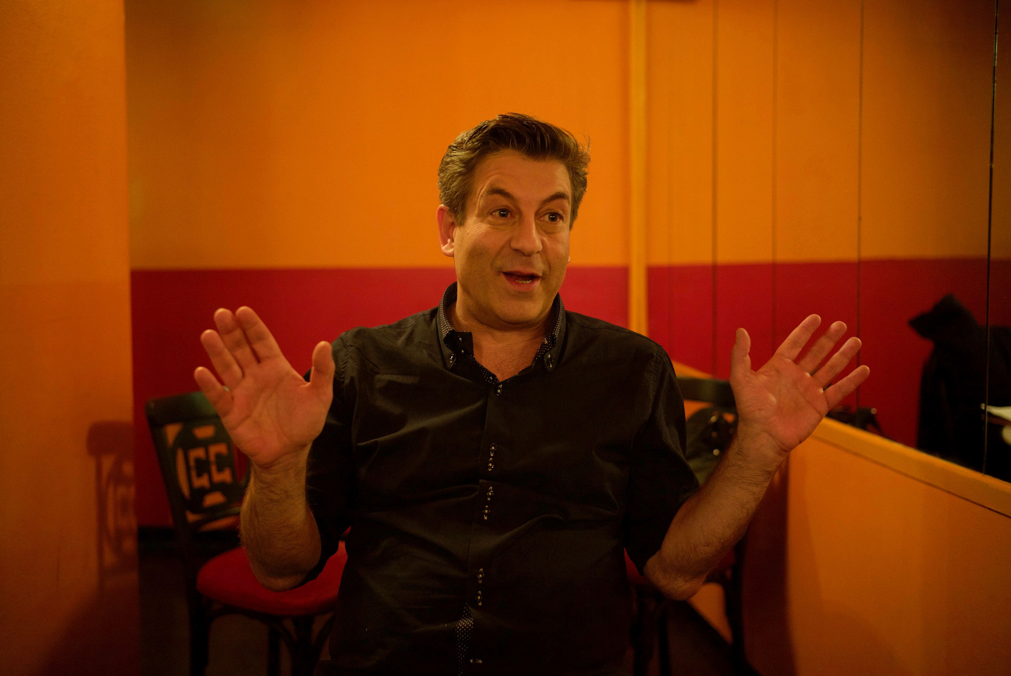 Mitarbeiter erheben schwere Vorwürfe gegen Theater-der-Jugend-Direktor Thomas Birkmeir. Er weist jedoch alle Anschuldigen zurück.