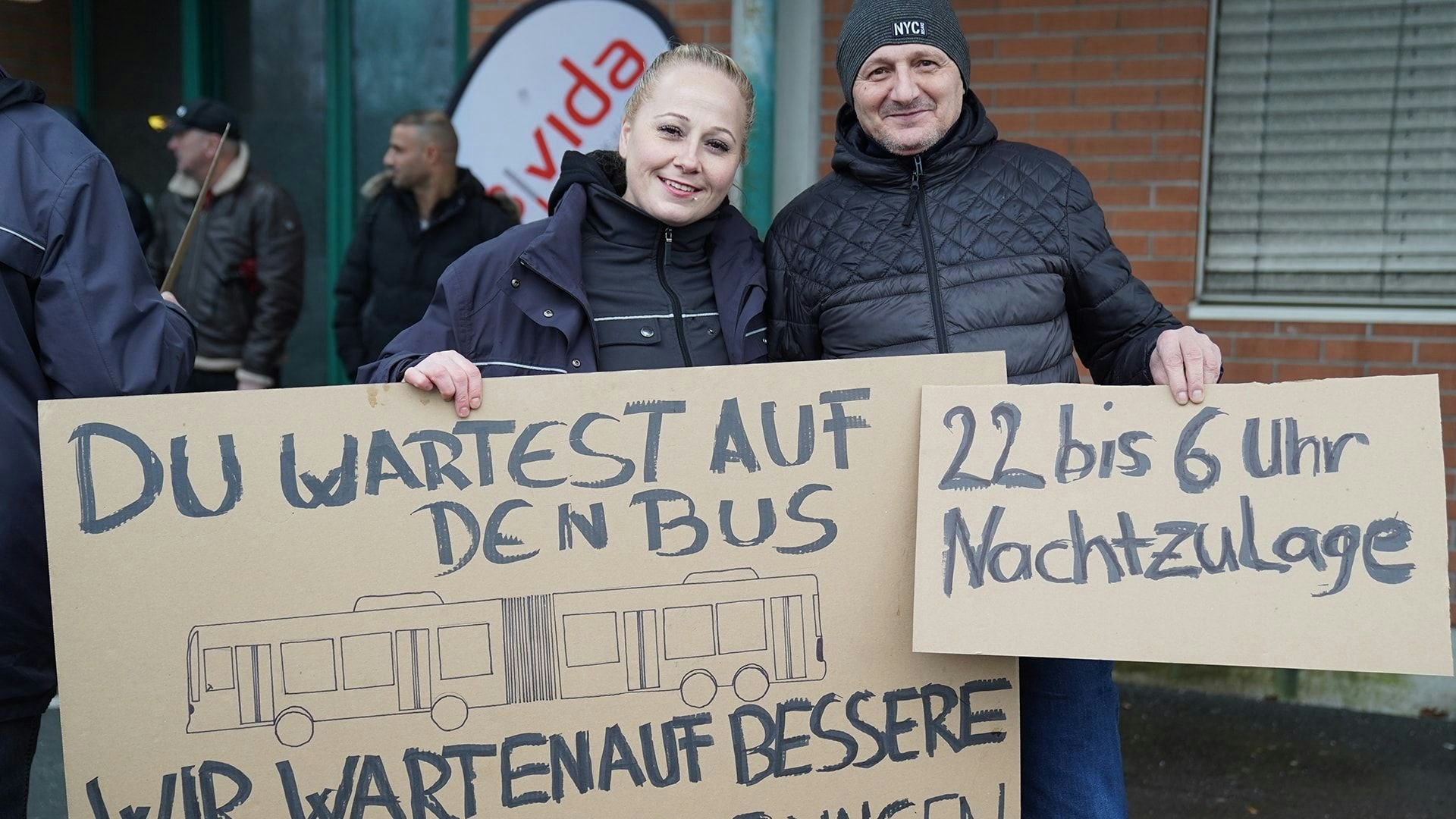 Busfahrer demonstrieren in ganz Österreich.