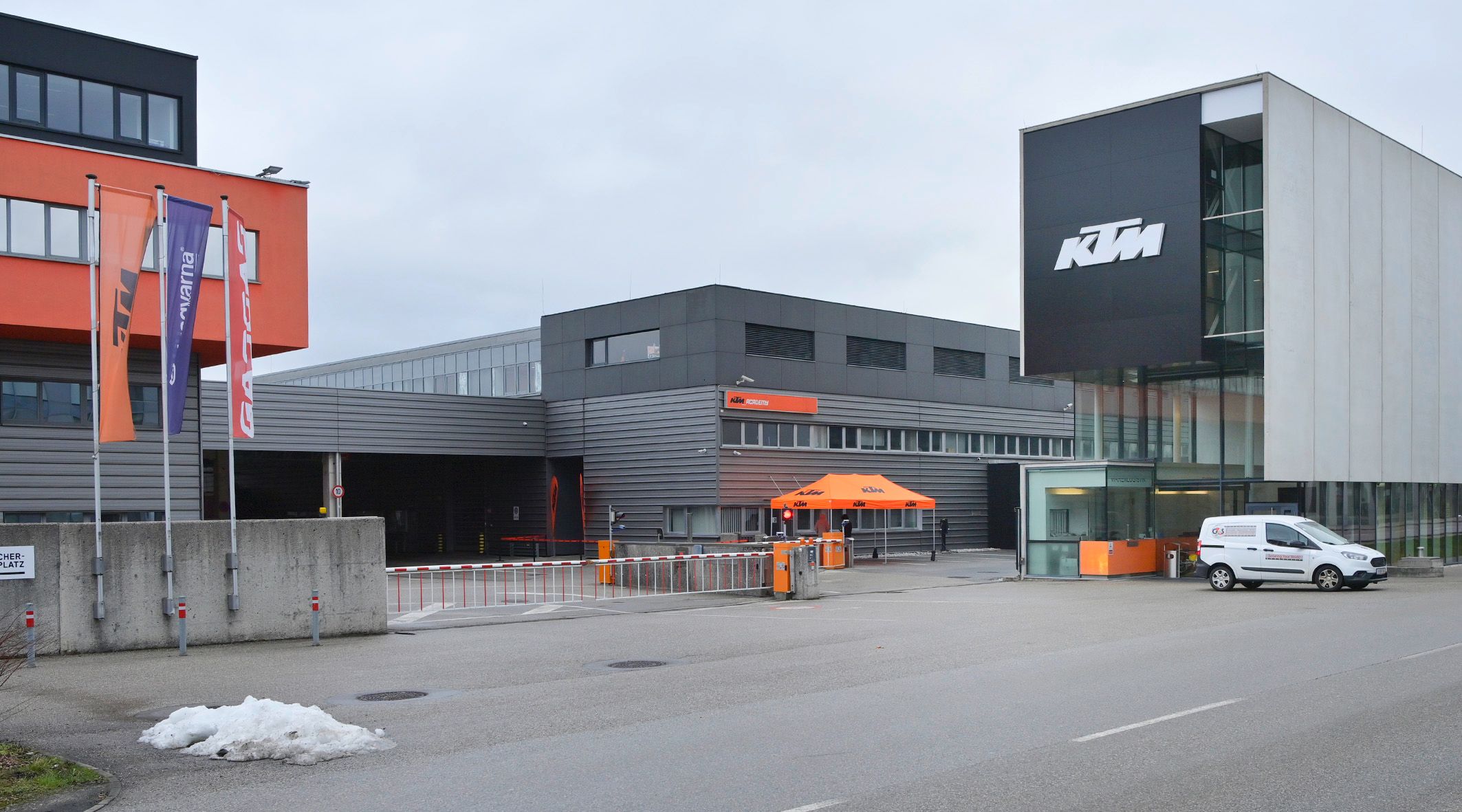 Auch die KTM-Pleite schlägt sich negativ in den Arbeitslosenzahlen nieder. Im Bild: Hauptwerk in Mattighofen (Bez. Braunau)