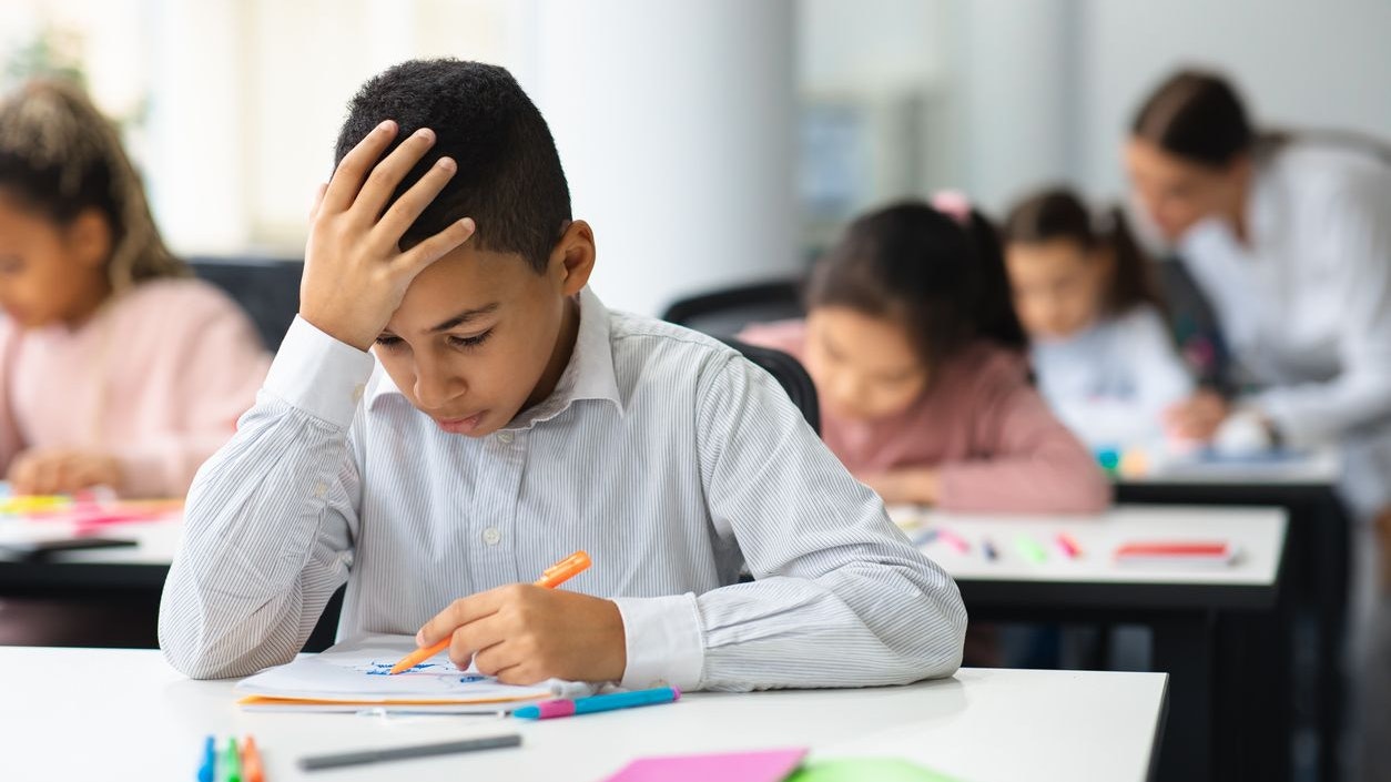 Heute.at - Leo wird zu Jennifer – Jetzt muss Text aus Schulbuch