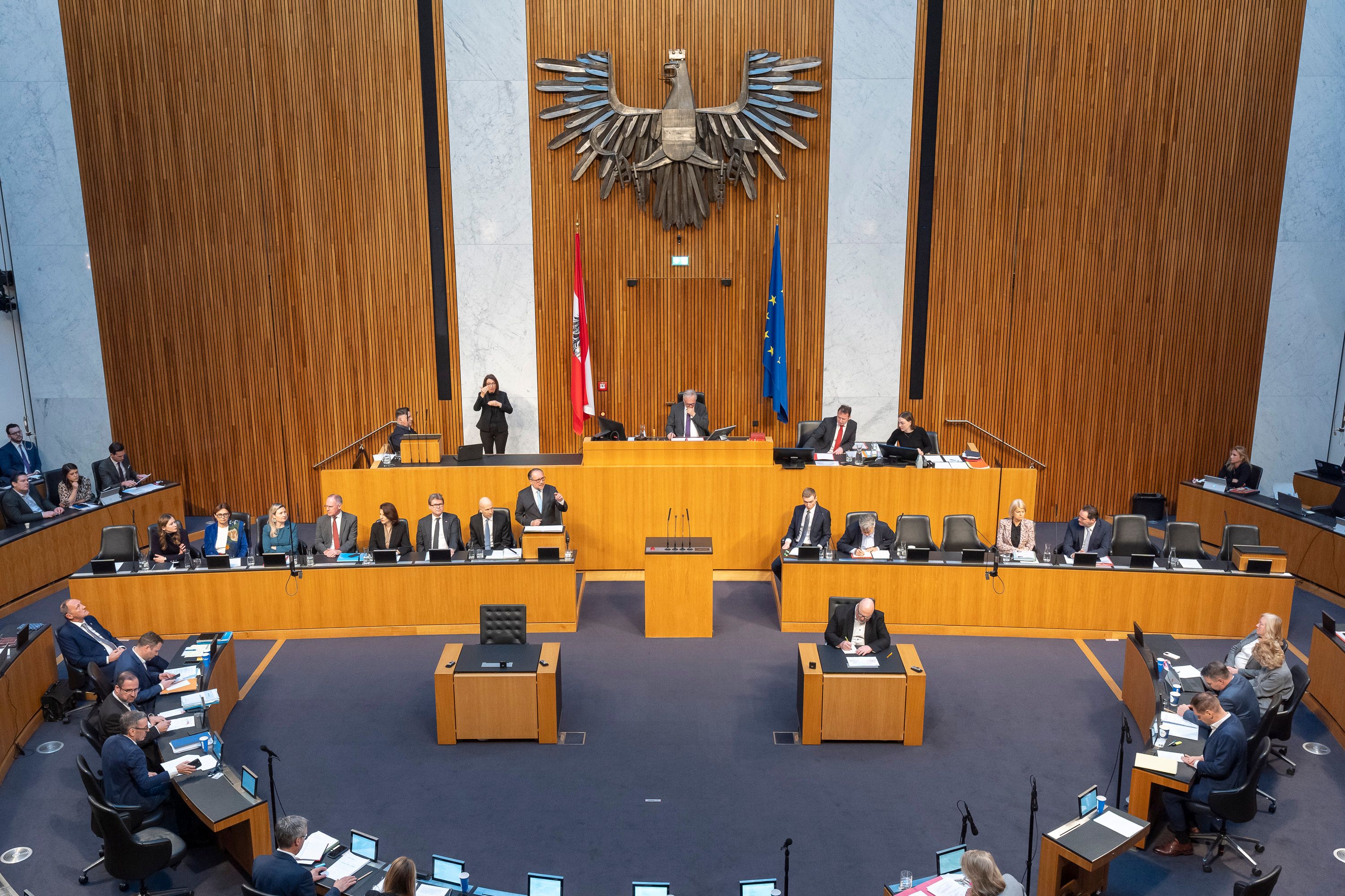 Auf eine neue Regierungsbank wird sich Österreich noch einige Zeit gedulden müssen.