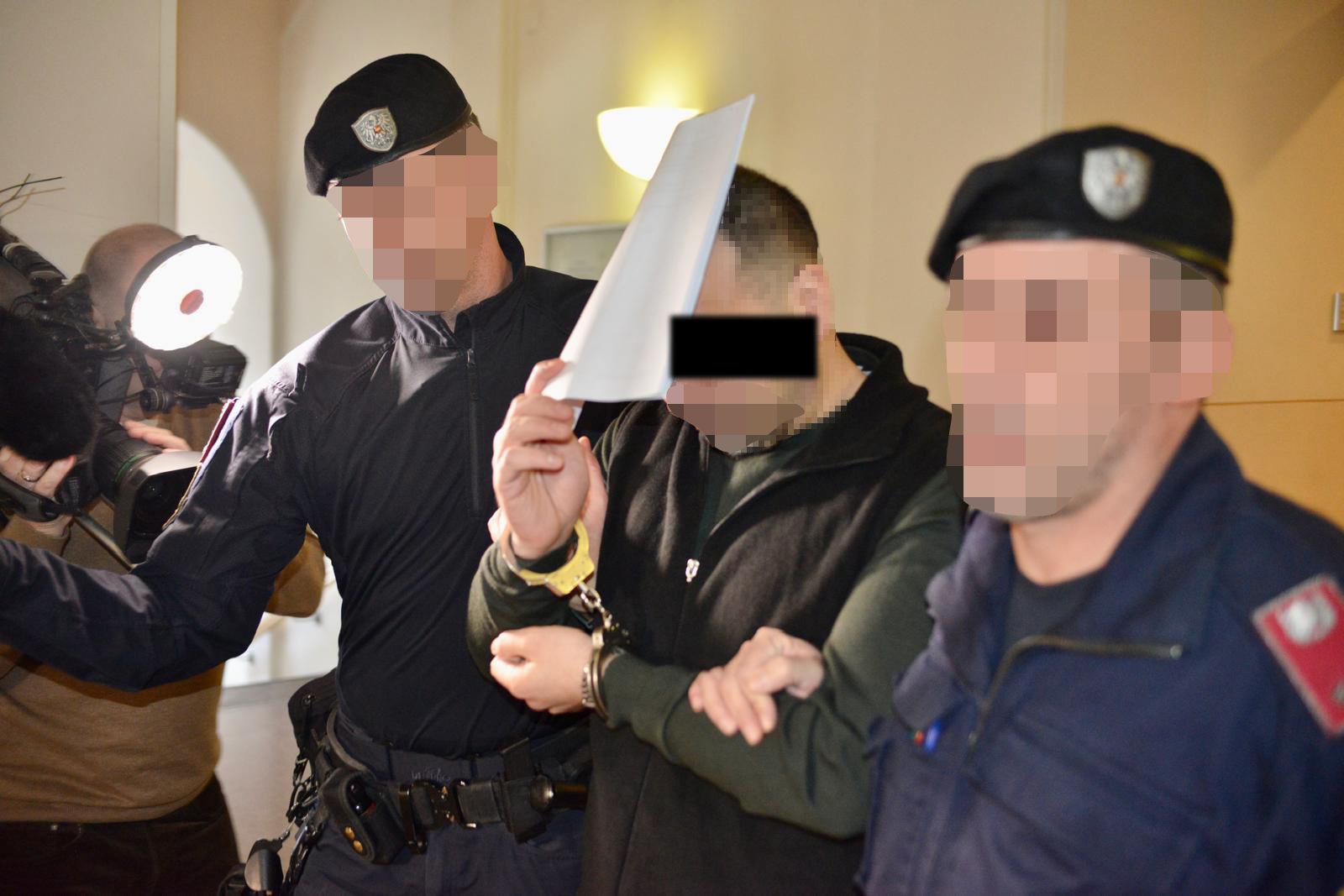 Mit Lkw gegen Kirche gerast: Prozess in Wr. Neustadt