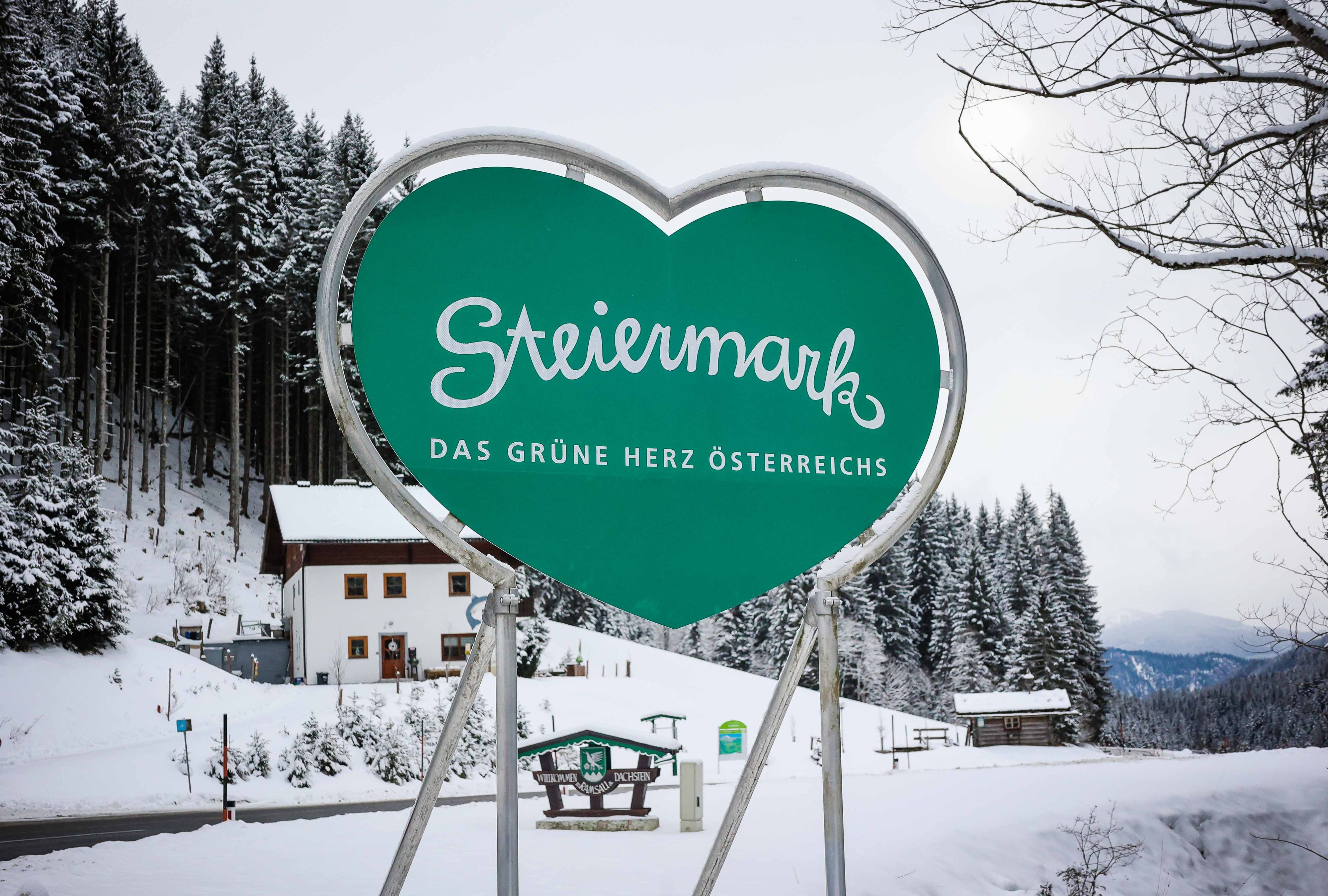 Immer wieder werden die Steiermark-Herzen entwendet.