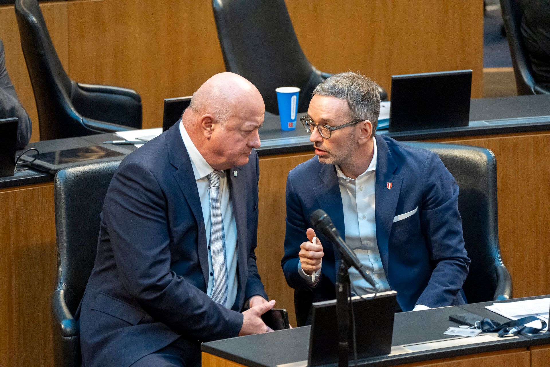 Spannungen und Streitthemen plagen ÖVP-Chef Christian Stocker (links) und FPÖ-Chef Herbert Kickl.