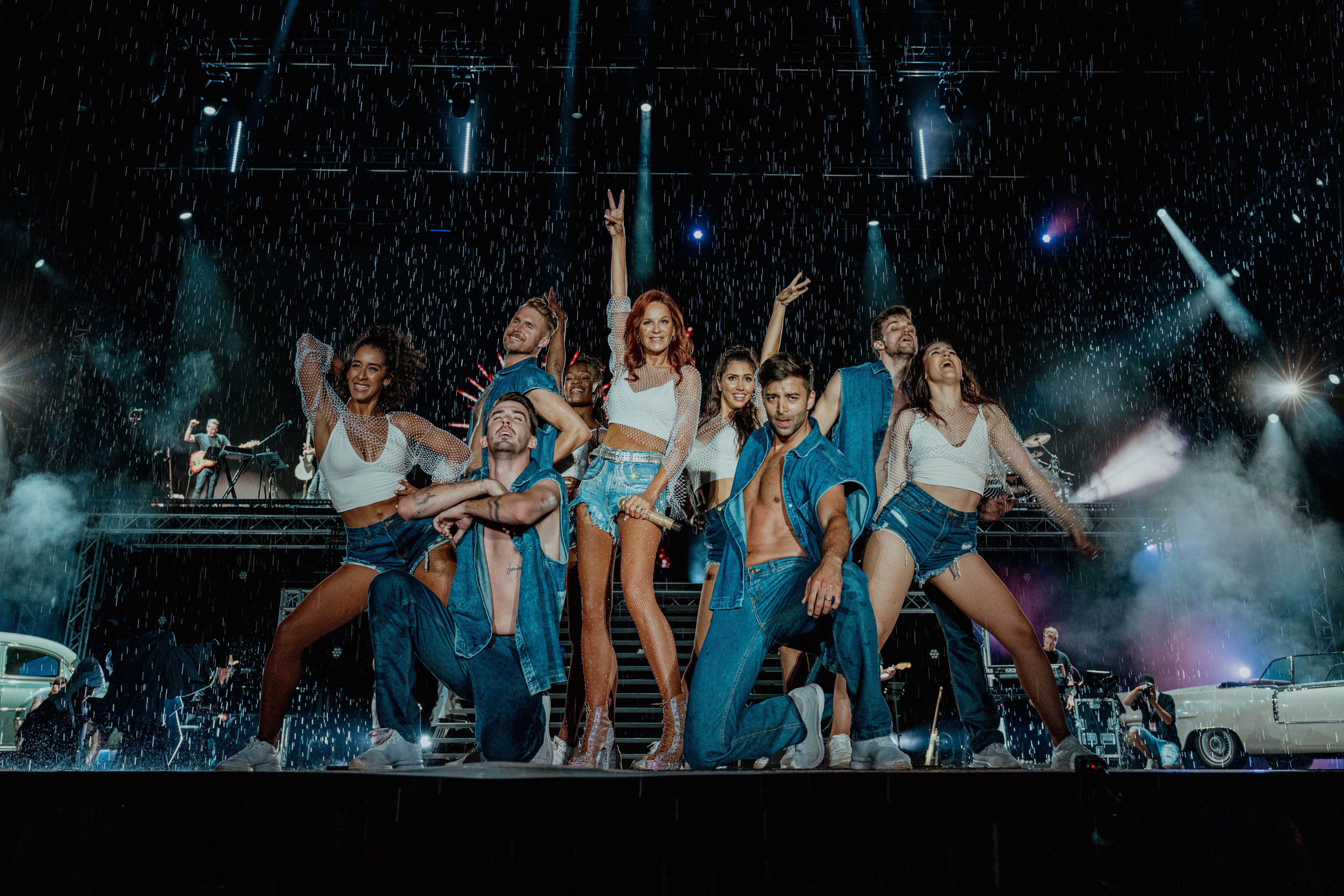 Andrea Berg (M.) kommt heute nach Salzburg, am 7. Februar nach Graz und am 8. Februar in die Wiener Stadthalle.