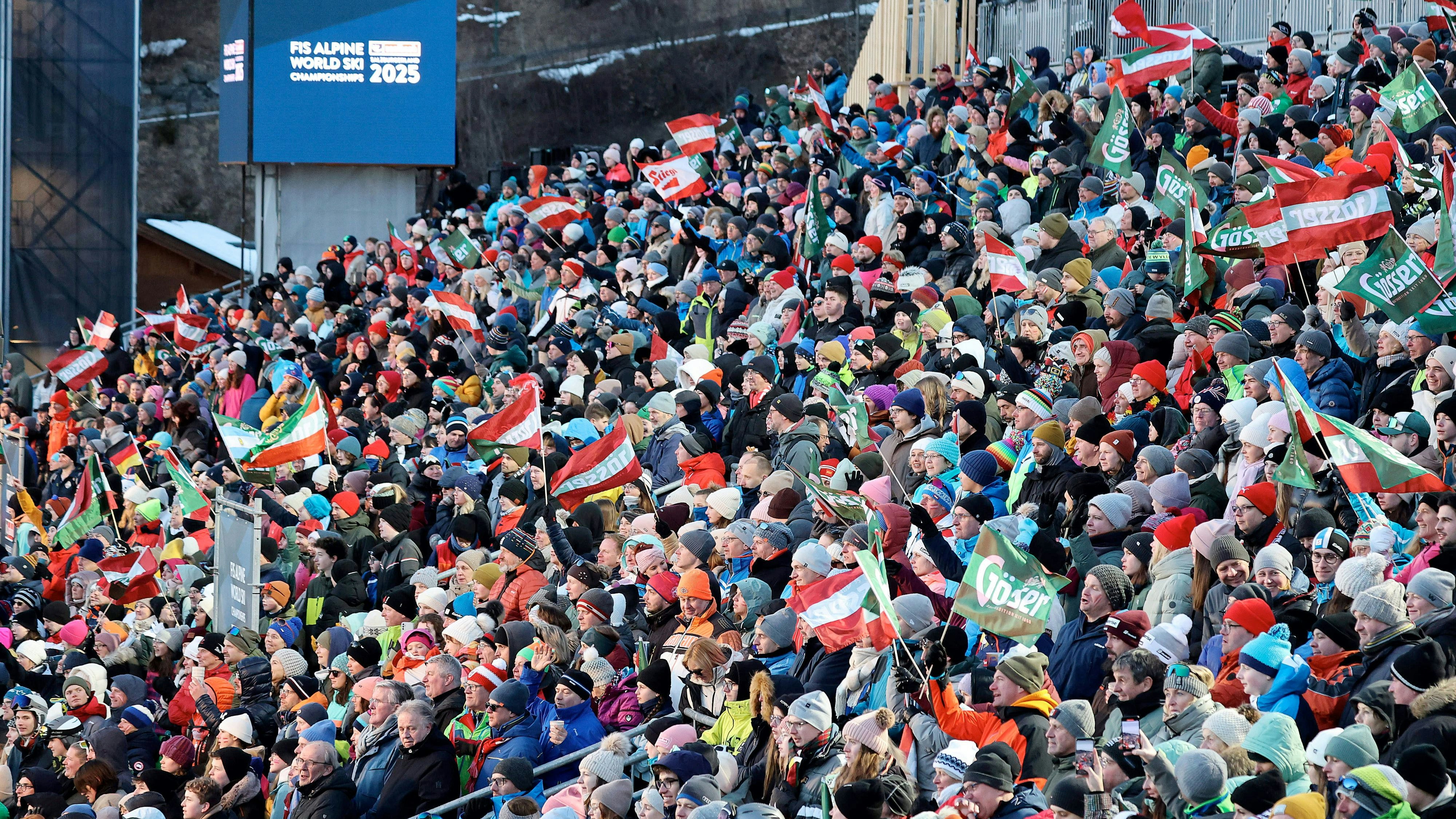 Weltpremiere: A1 überträgt die Rennen der Ski Alpin WM in Saalbach auf Citylights in ganz Österreich.