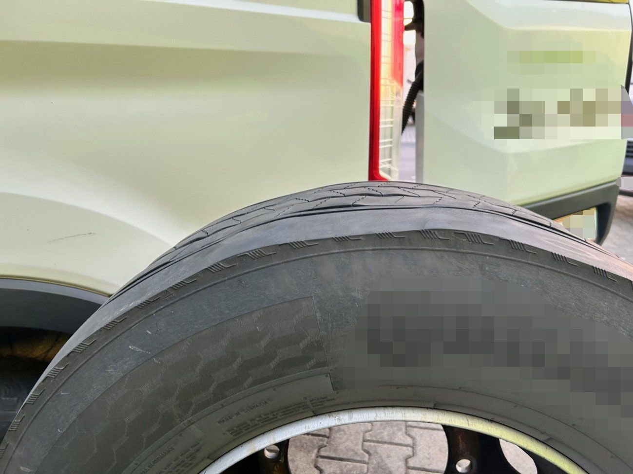 Prüfzugeinsatz in Rannersdorf: Reisebus aus dem Verkehr gezogen