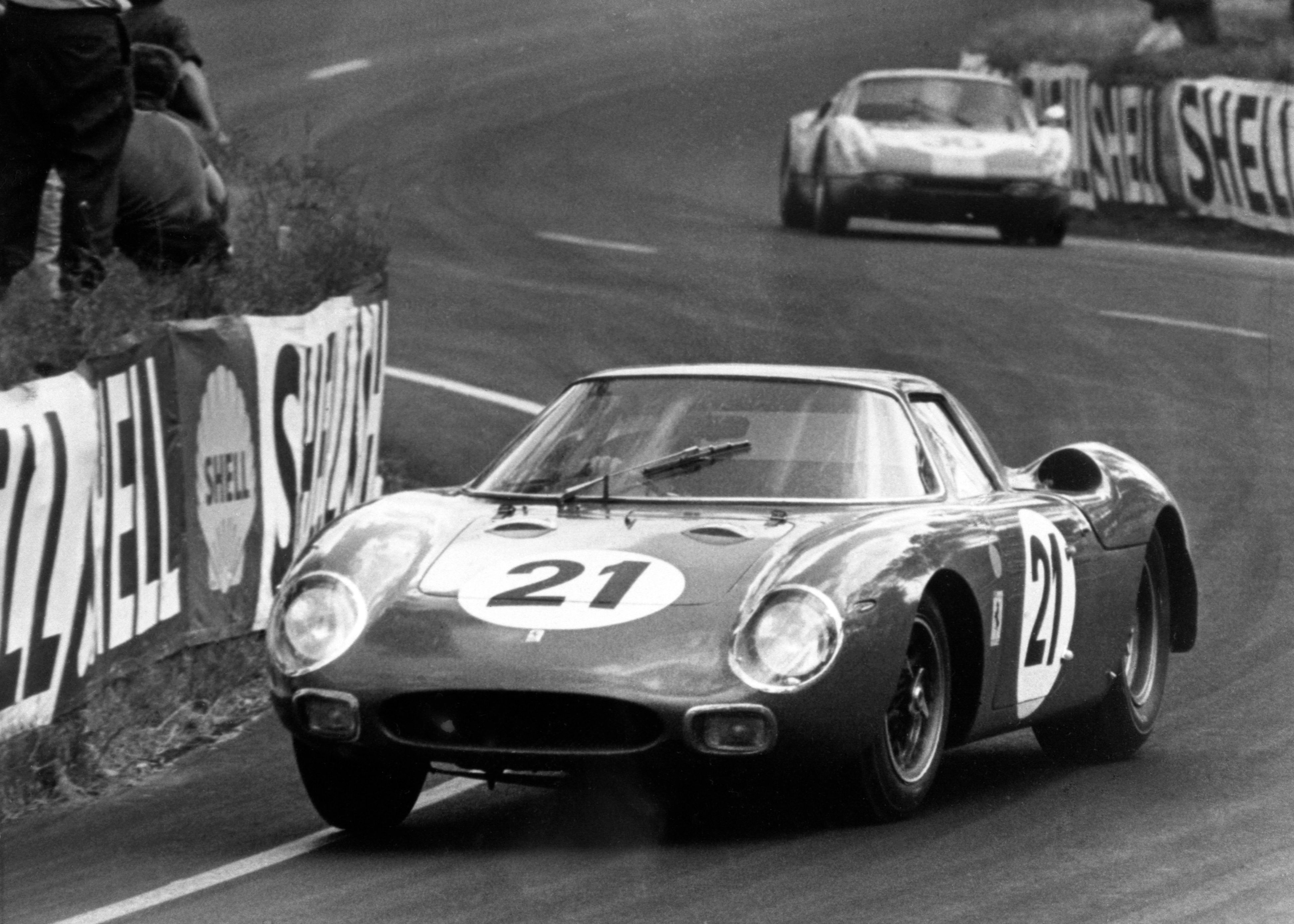 Das Objekt der Begierde: Der Ferrari 250 LM auf dem Weg zum Le-Mans-Sieg 1965.