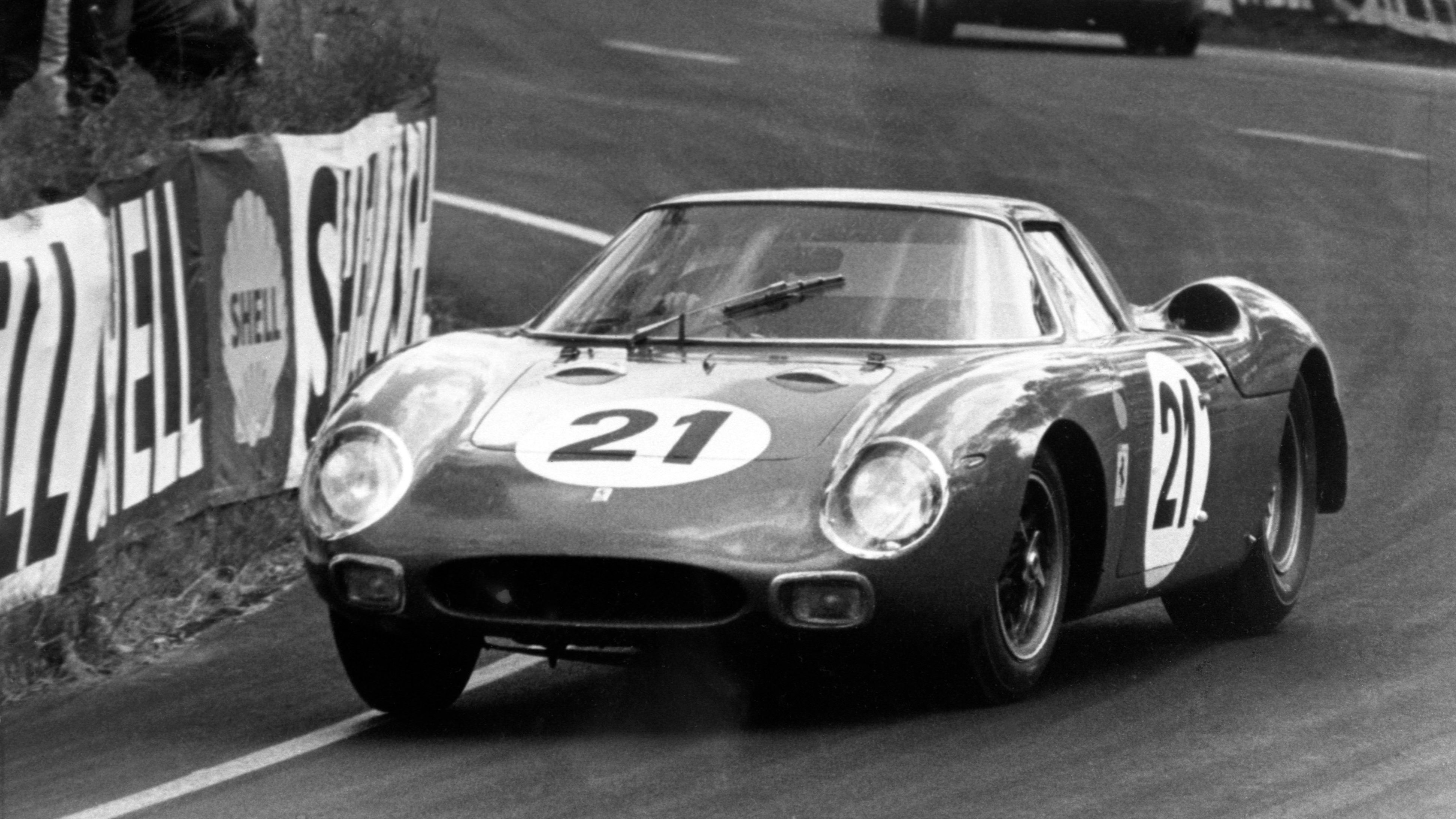 Das Objekt der Begierde: Der Ferrari 250 LM auf dem Weg zum Le-Mans-Sieg 1965.