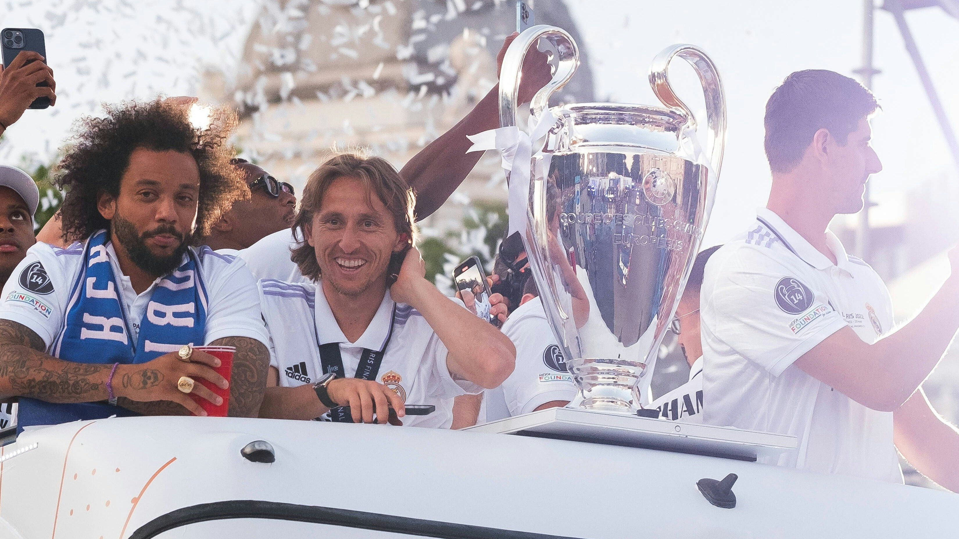 May 29, 2022, Madrid, Spain: L-R Marcelo Vieira, Luka Modric and Thibaut Courtois arrive at the traditional celebration at Cibeles, where thousands of fans celebrate the 14th UEFA Champions League victory in Real Madrid s history after beating Liverpool 1-0 in the final in Paris. Madrid Spain - ZUMAs197 20220529_zaa_s197_147 Copyright: xAtilanoxGarciax 