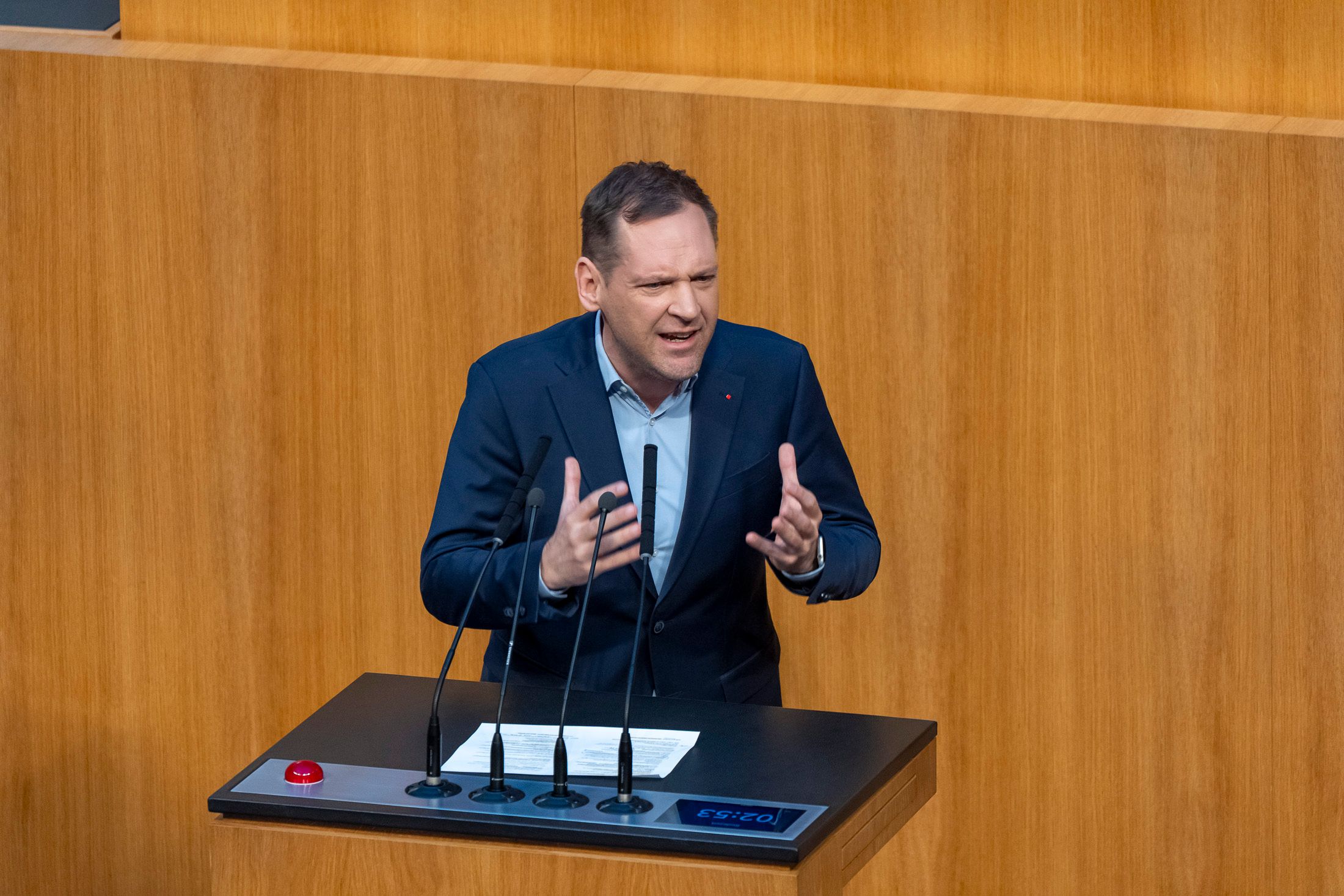 SPÖ-Klubchef Philip Kucher geht auf Blau-Schwarz los. 