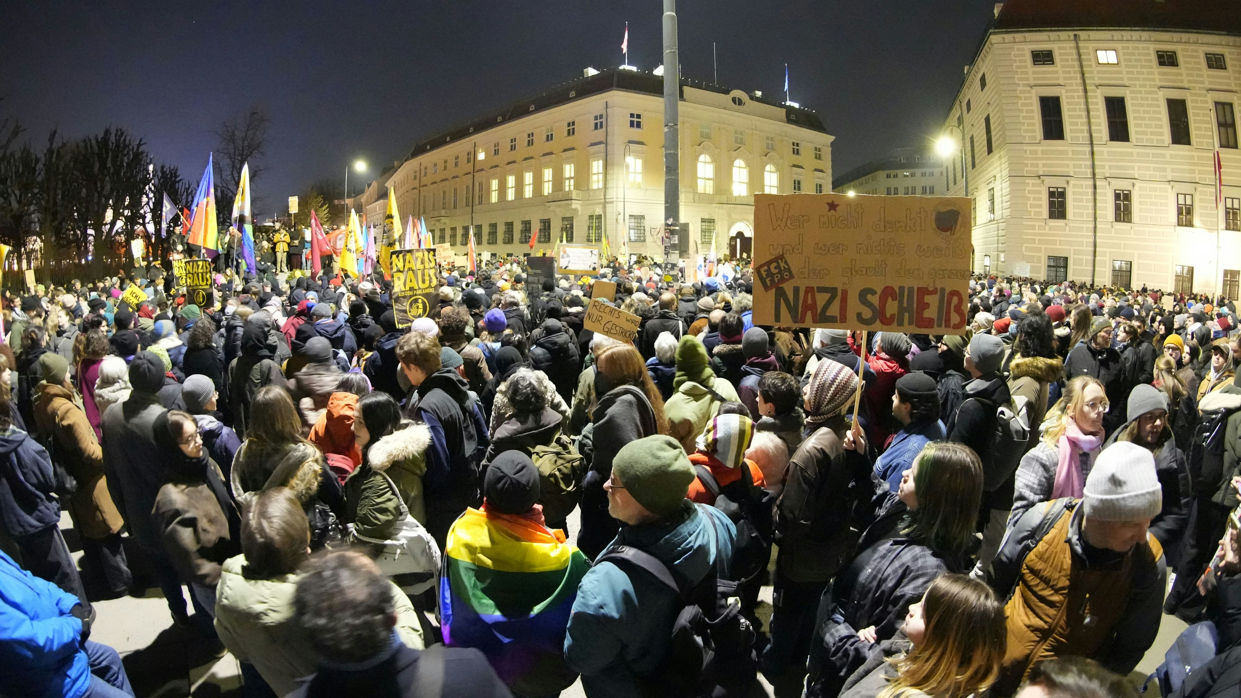 An der Demo gegen Türkis-Blau nahmen 30.000 Menschen teil ...