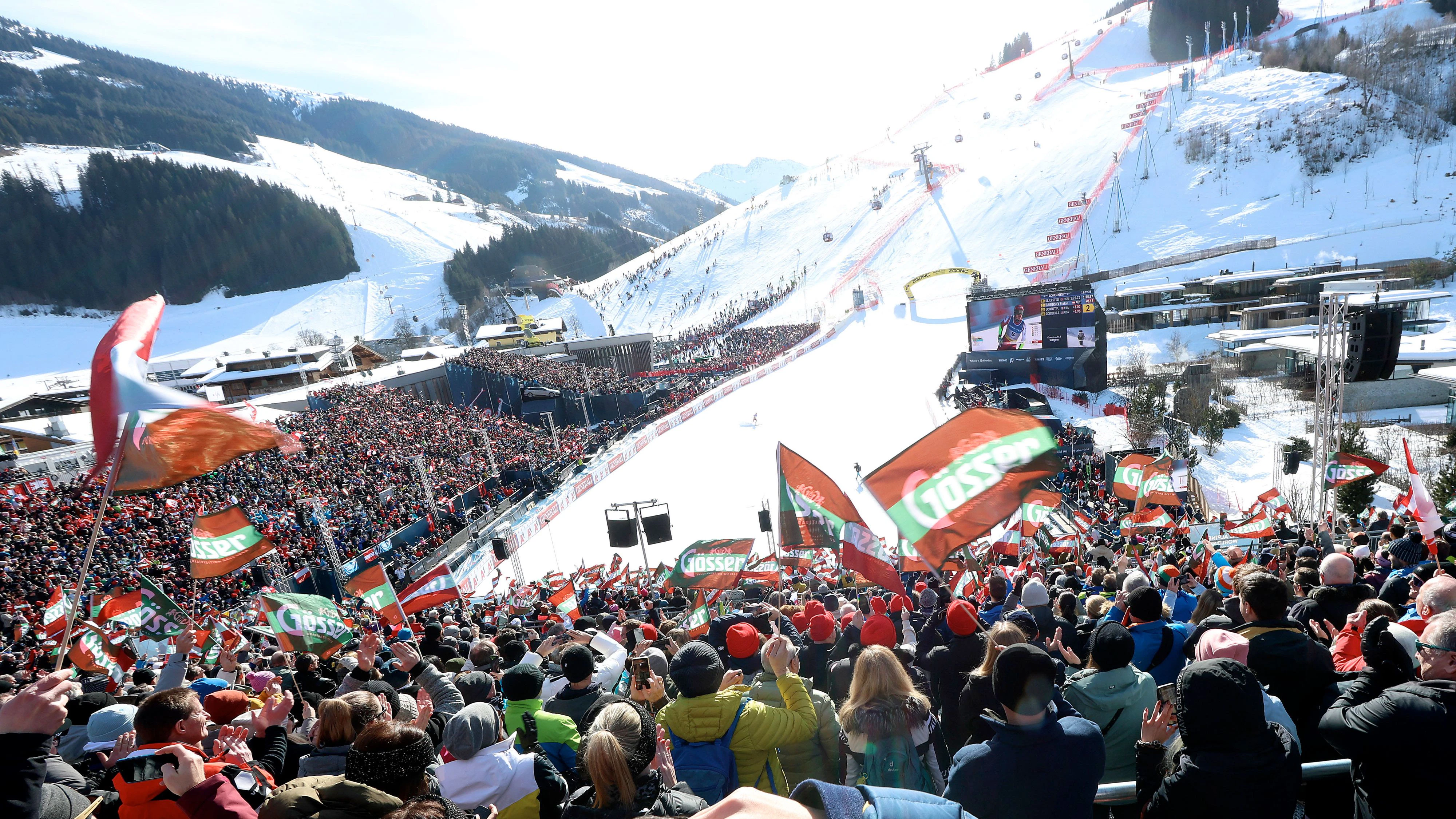 Das rot-weiß-rote Fahnenmeer in Saalbach.