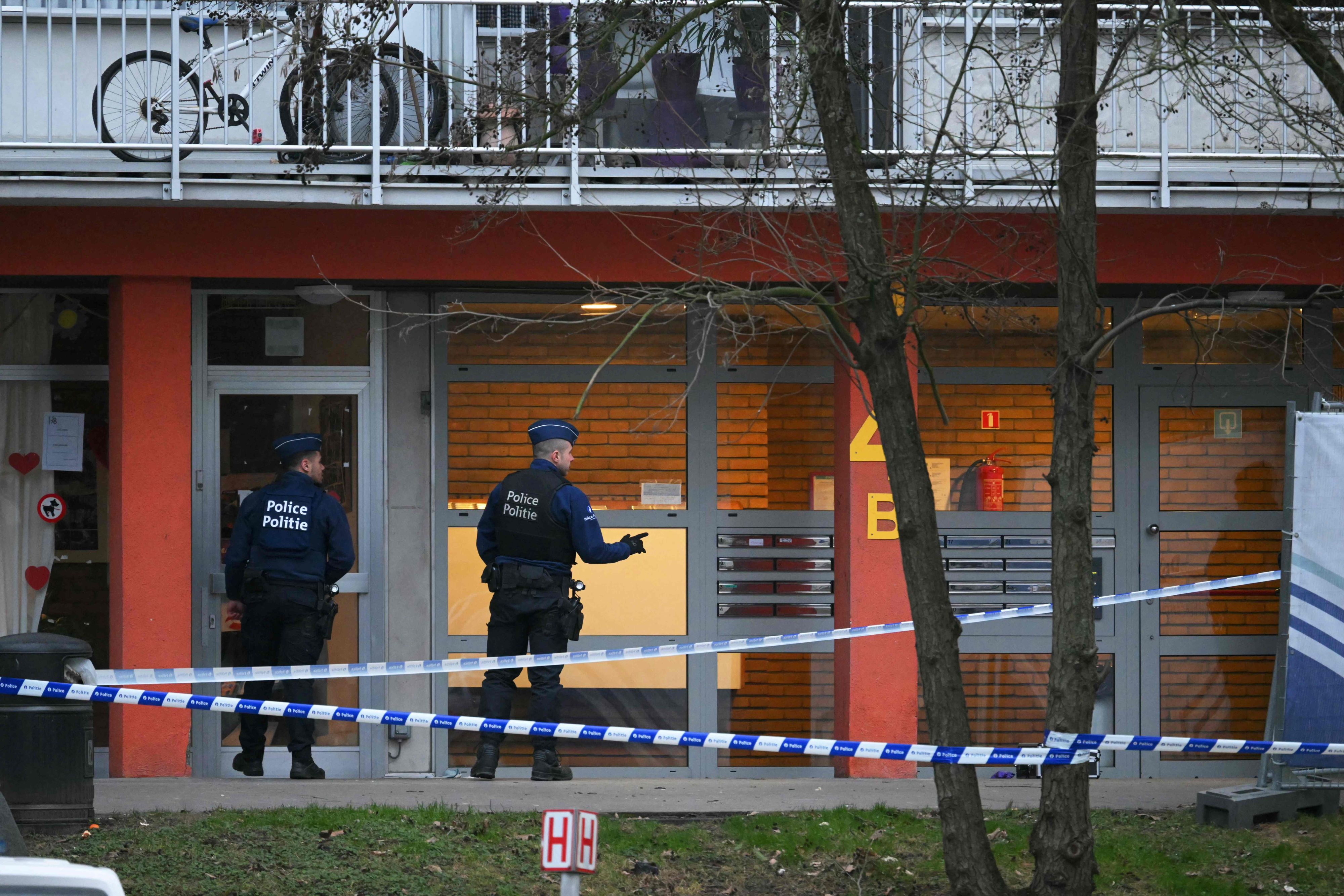 Der Tatort wurde abgesperrt und untersucht.