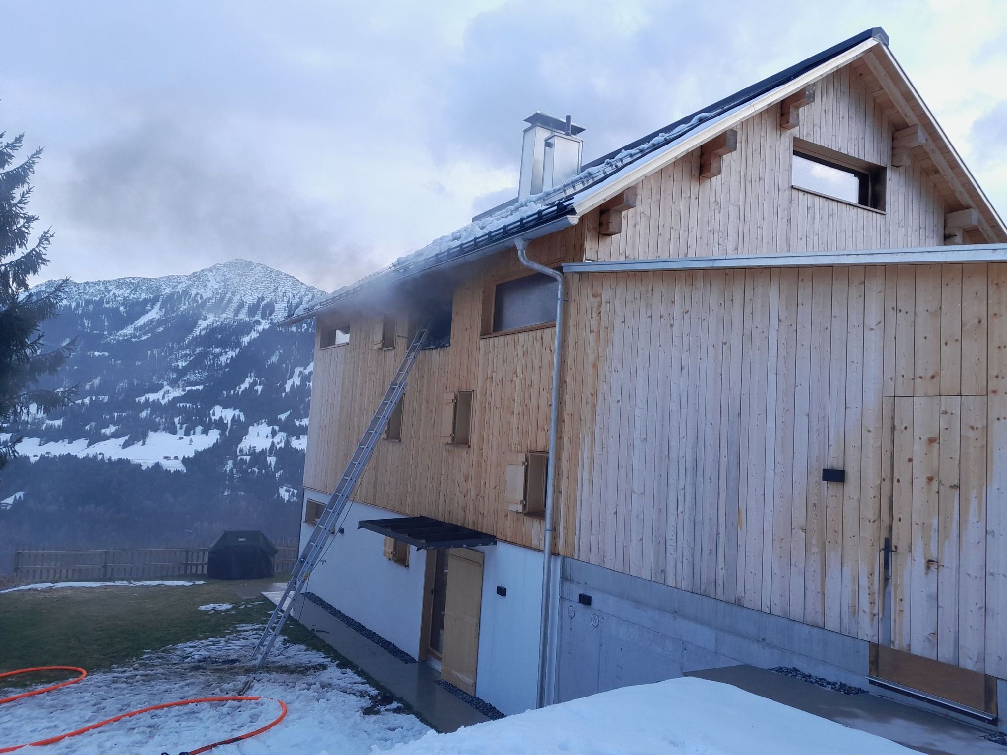 Das Feuer entstand im 1. OG des neugebauten Einfamilienhauses.