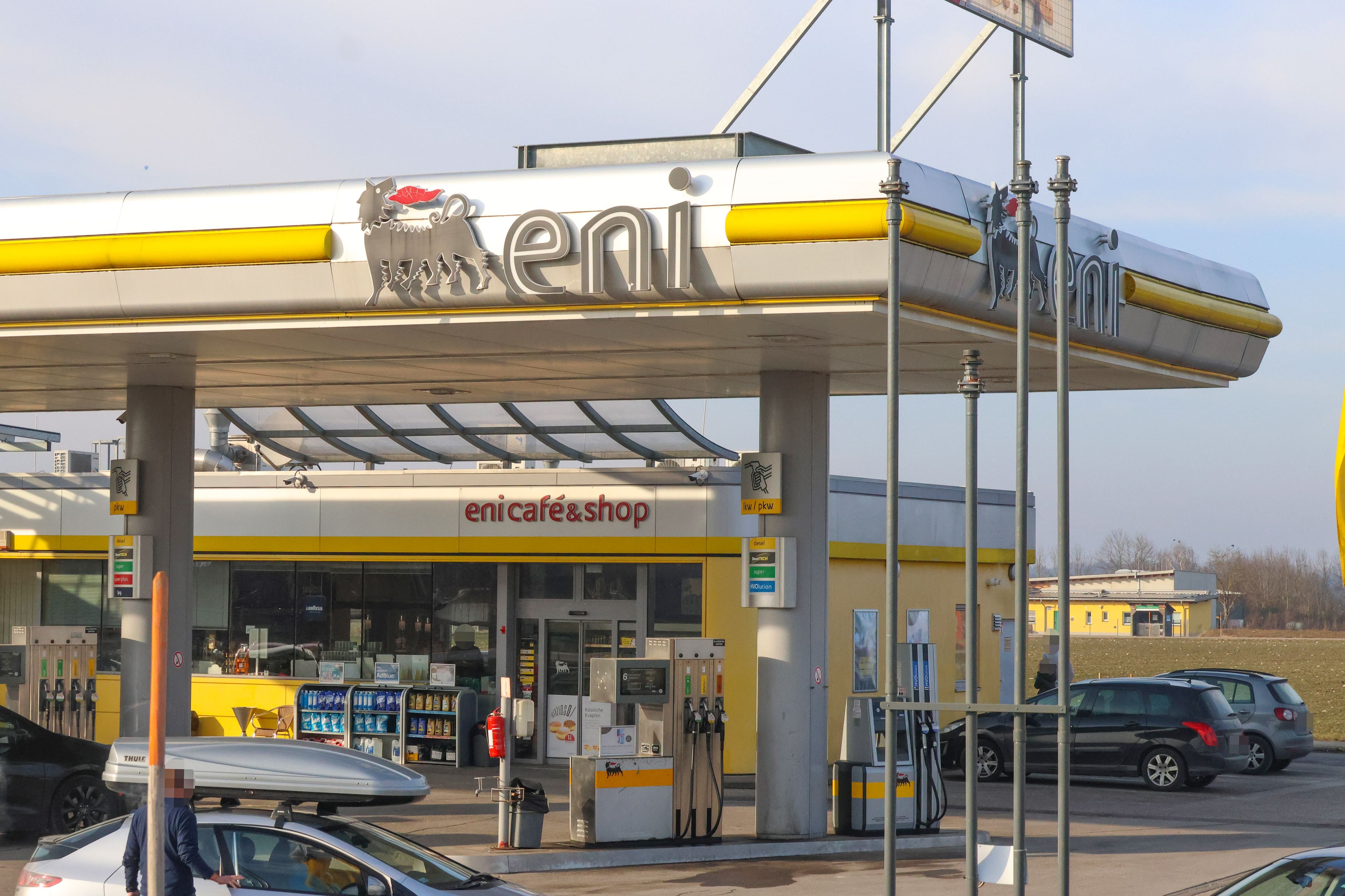Diese Tankstelle in Vorchdorf (Bez. Gmunden) wurde vergangene Nacht überfallen.