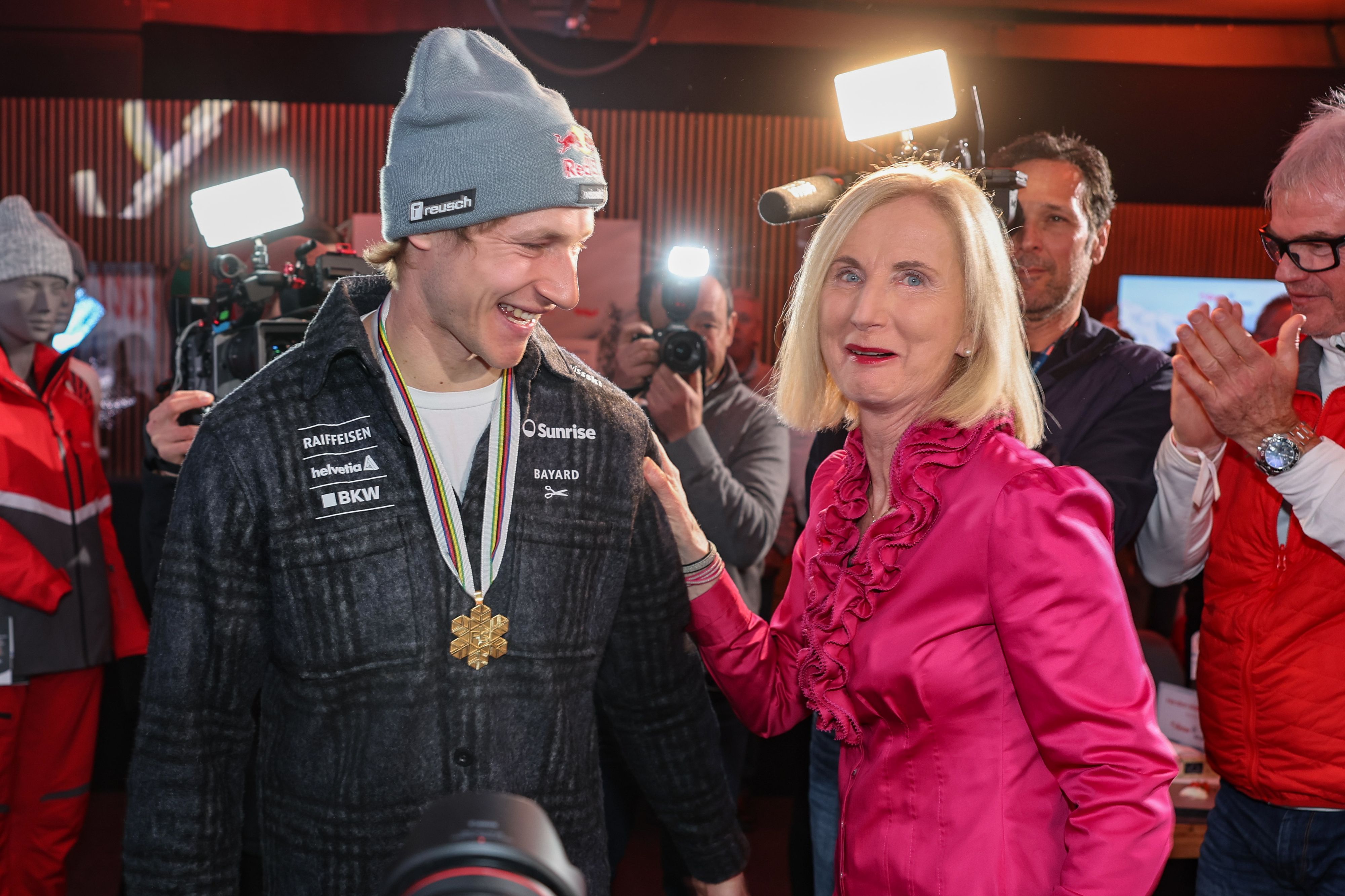 Marco Odermatt und ÖSV-Präsidentin Roswitha Stadlober.