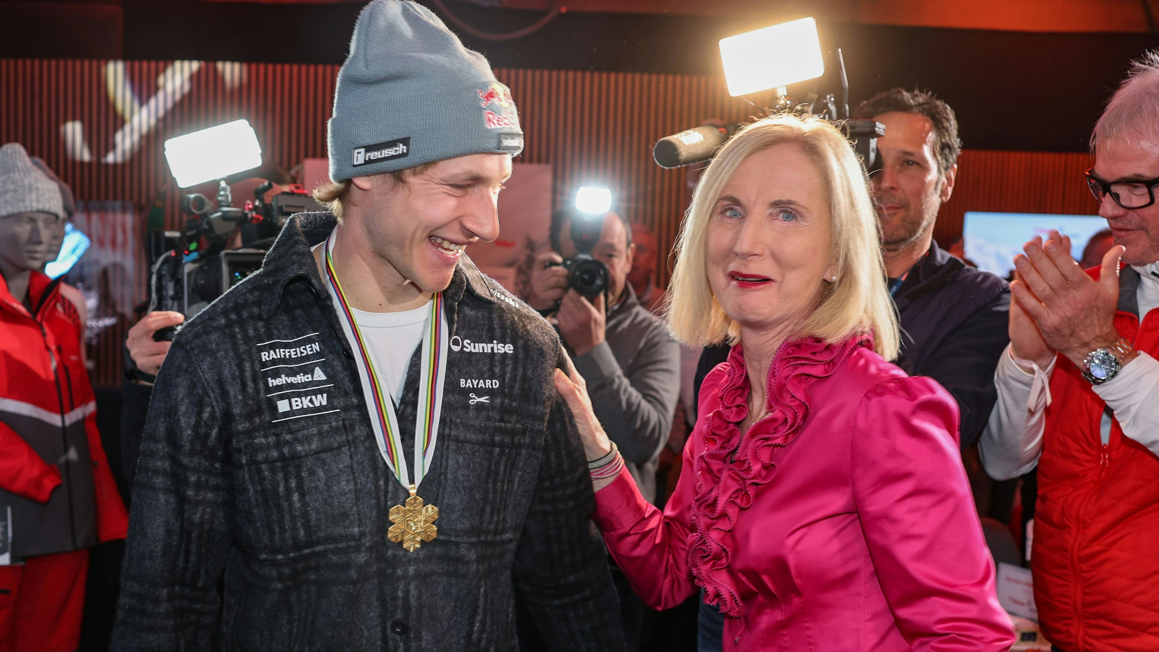 Marco Odermatt und ÖSV-Präsidentin Roswitha Stadlober.