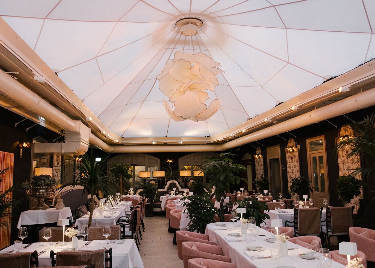 Im Boutiquehotel THE LEO GRAND eröffnete das neue Fine-Dining Lokal Cosmo Kitchen.