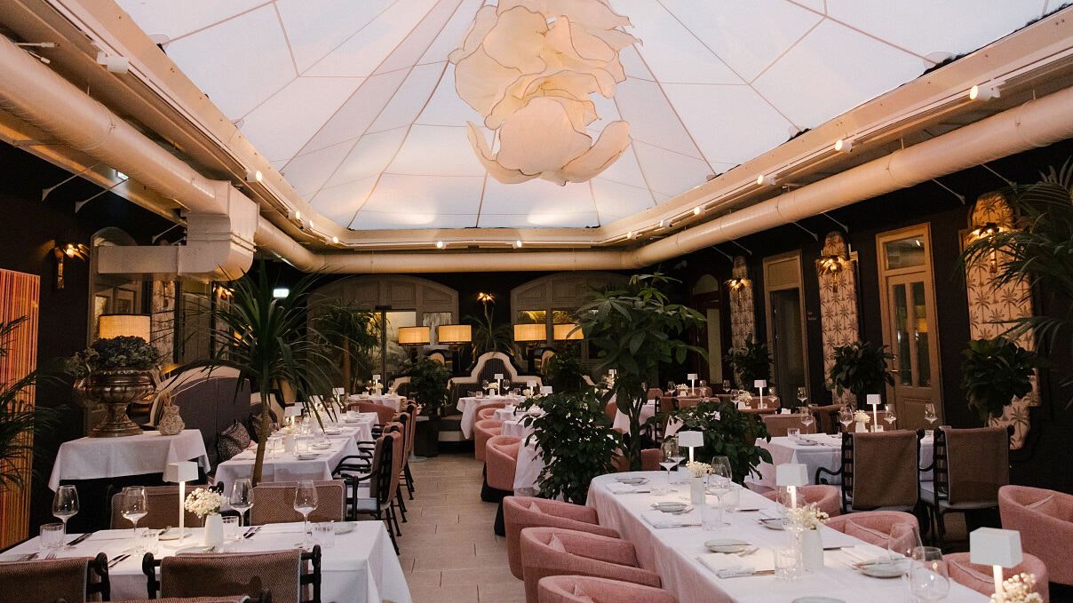 Im Boutiquehotel THE LEO GRAND eröffnete das neue Fine-Dining Lokal Cosmo Kitchen.