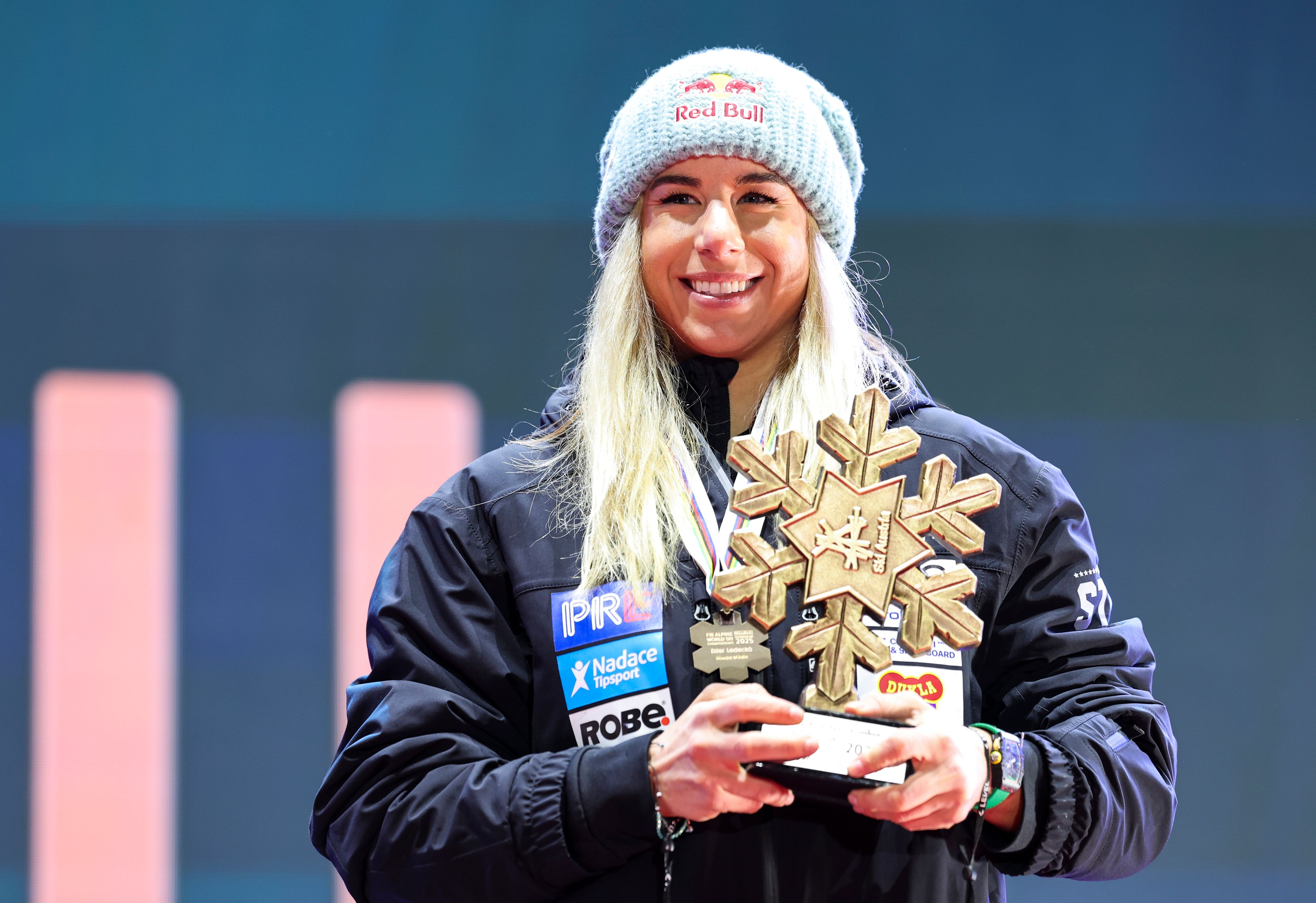 Ester Ledecka geht auch im Snowboarden an den Start.