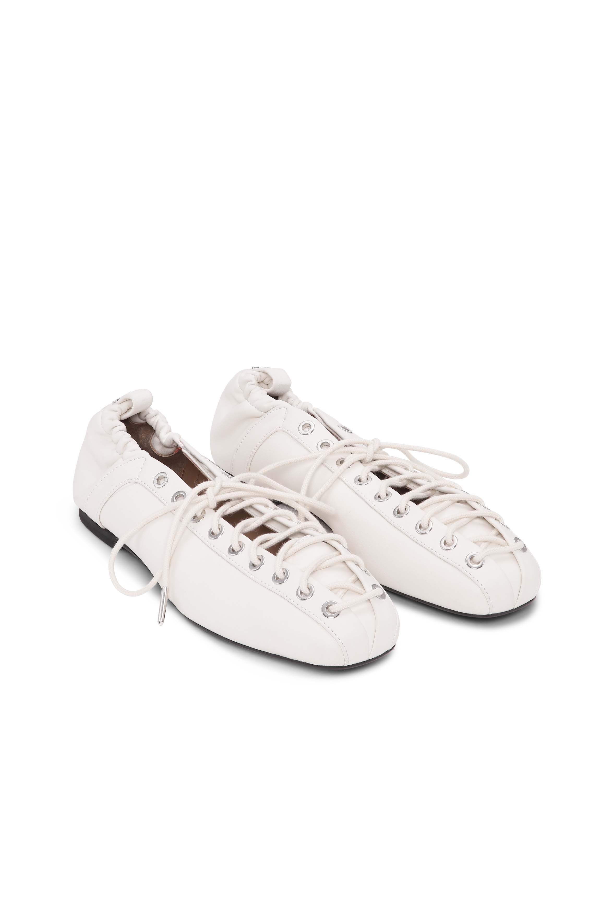 Wer traut sich? Die Marke Ganni polarisiert wieder mit ihren Ballerinas.