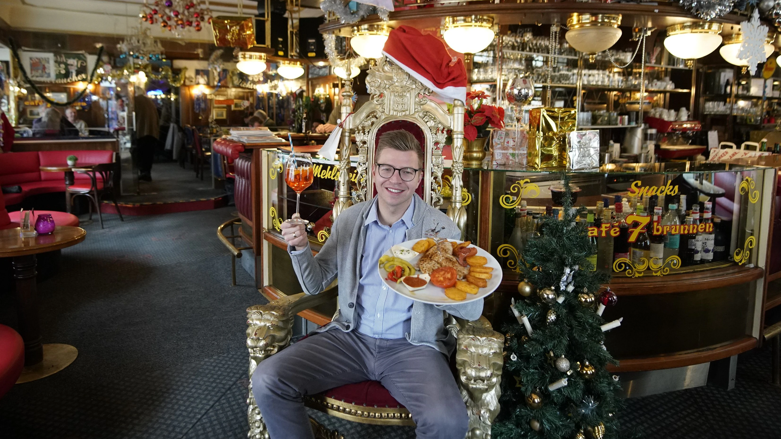 Seit fast sieben Jahren führt Gastronom Patrick Holzinger das Café Siebenbrunnen. Mit seinen Aktionen sorgt er immer wieder für Aufsehen. 