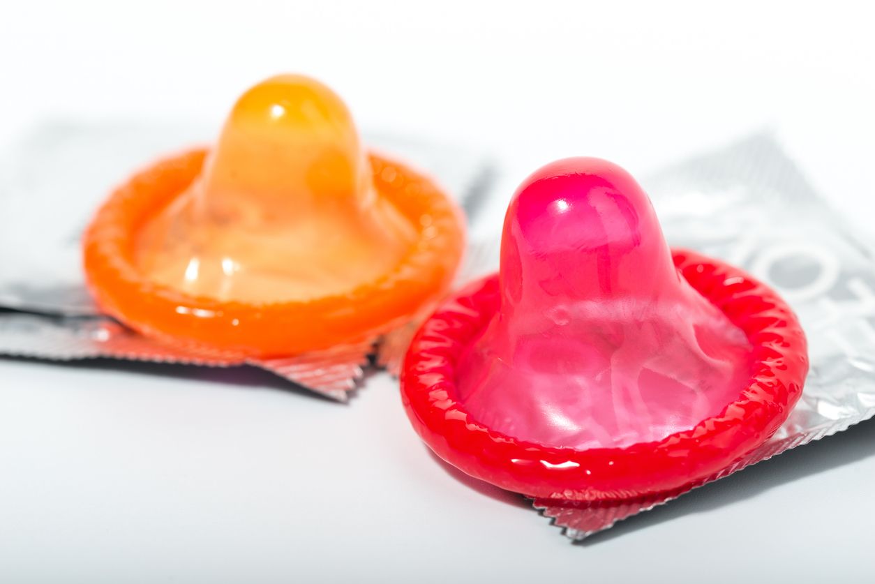 Nur Kondome verhindern eine Übertragung von sexuellen Krankheiten.