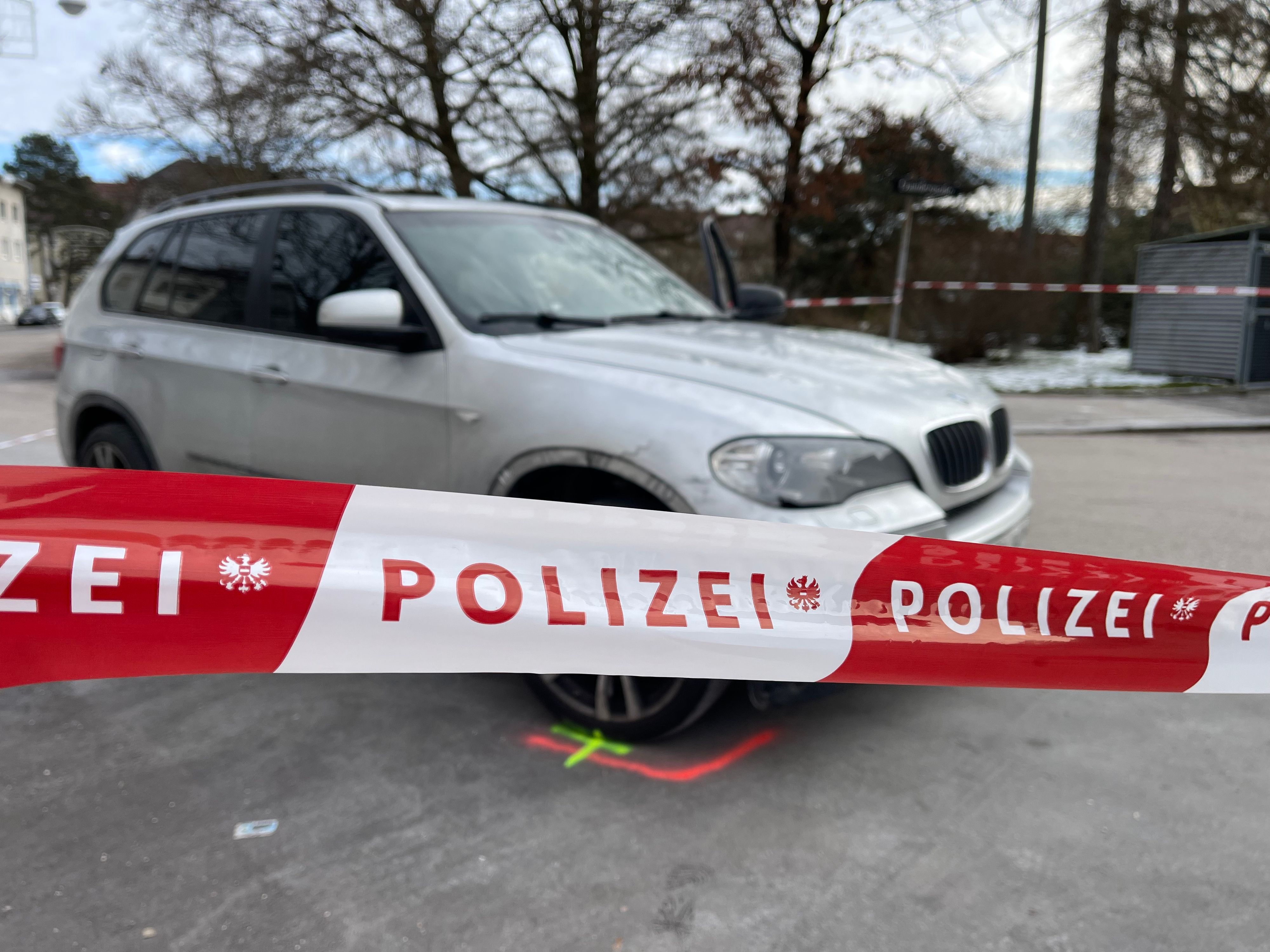 In diesem silbernen BMW wurde das Opfer (38) angeschossen.