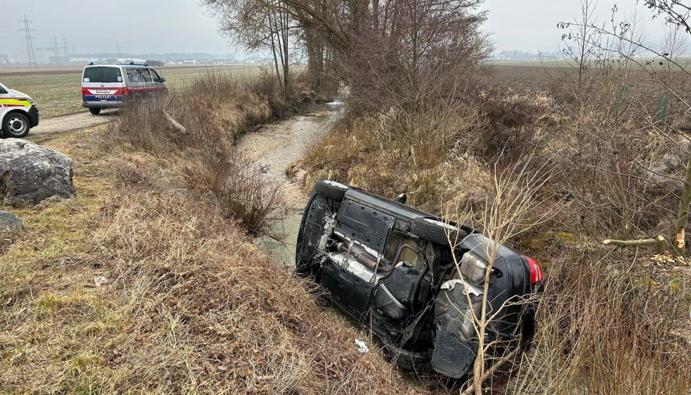Die Jugendlichen konnten sich aus diesem Auto befreien.