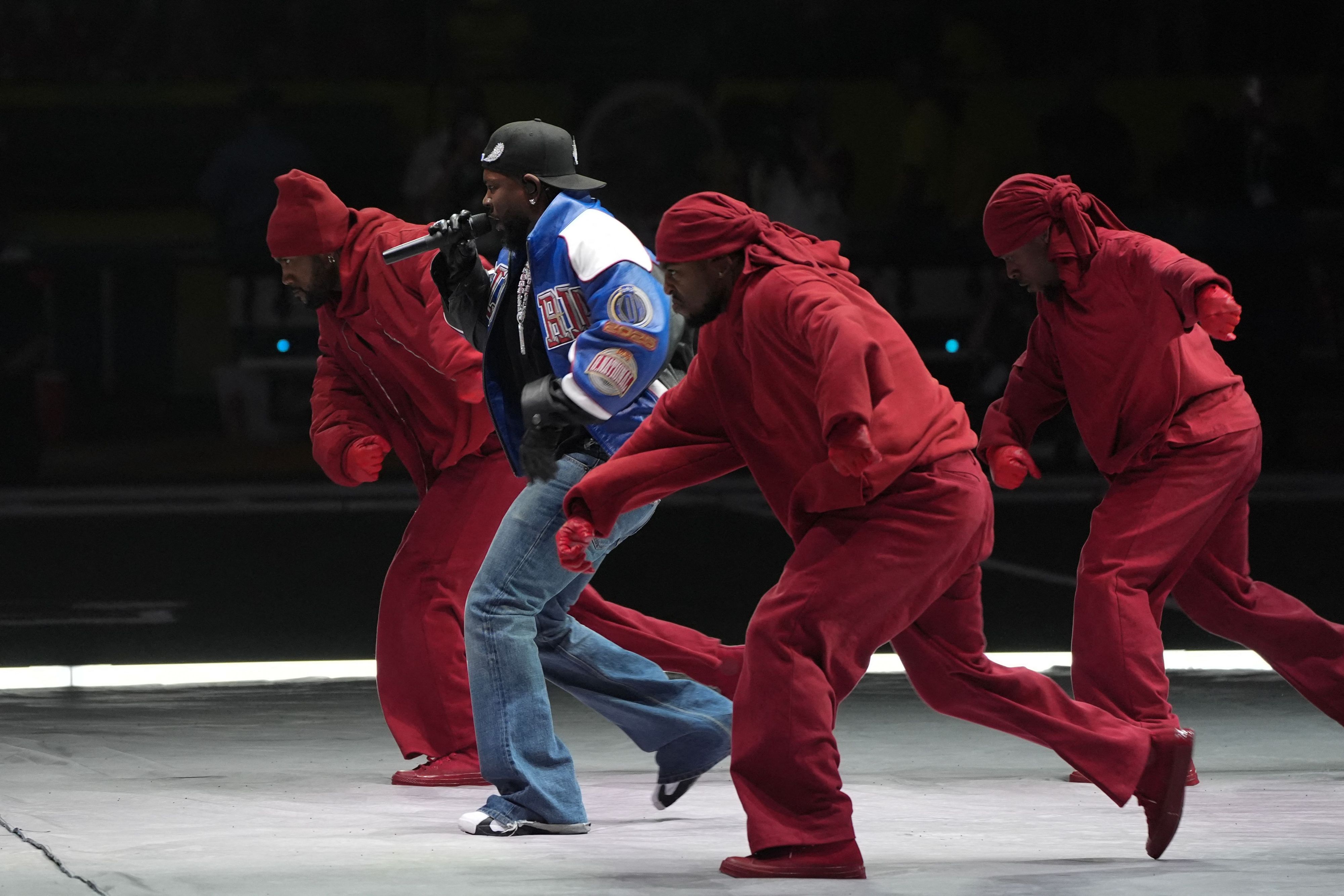 Kendrick Lamars Hosen stehlen ihm die Show.