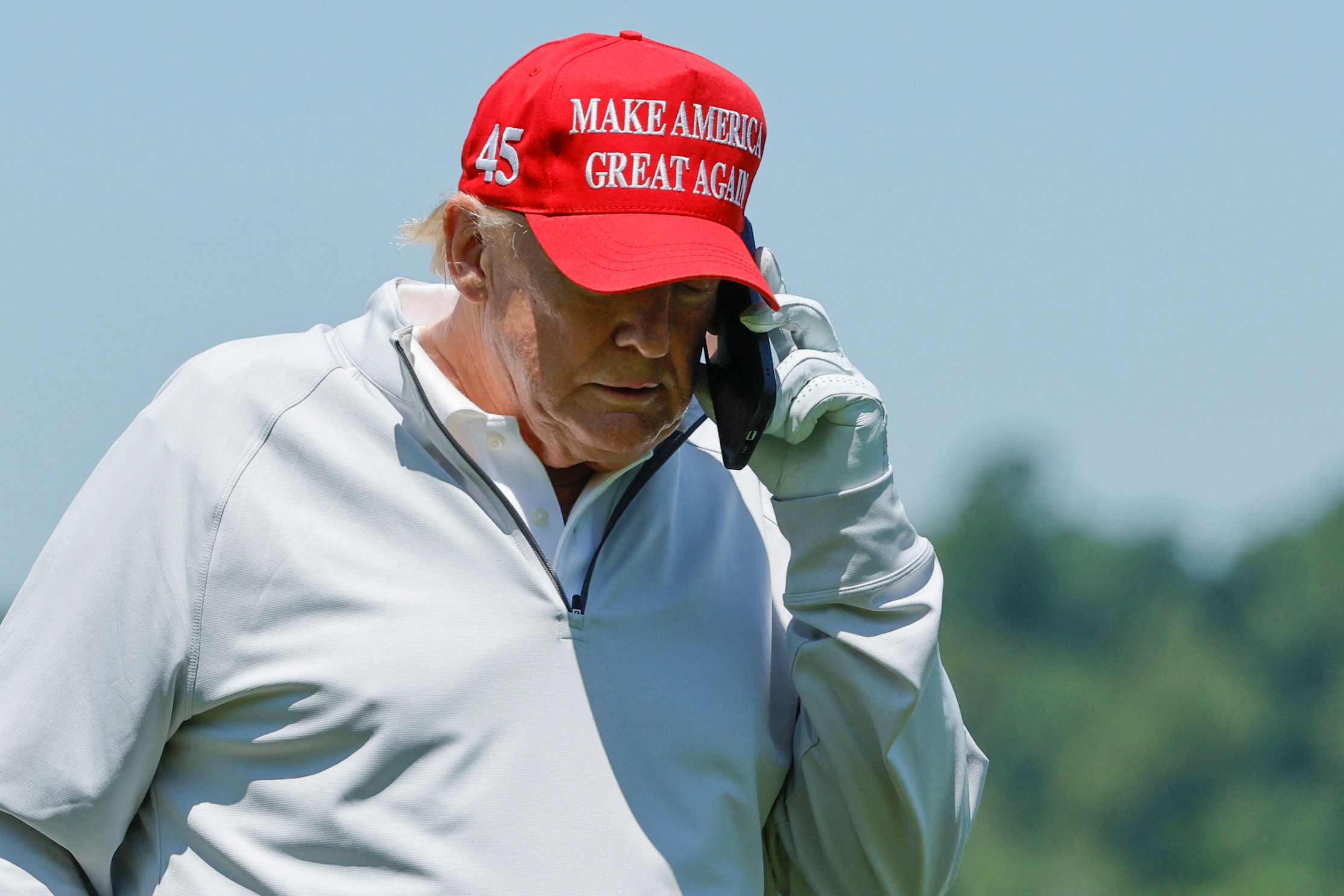 Donald Trump telefonierte mit Wladimir Putin, Ukraine-Verhandlungen sollen unverzüglich starten.