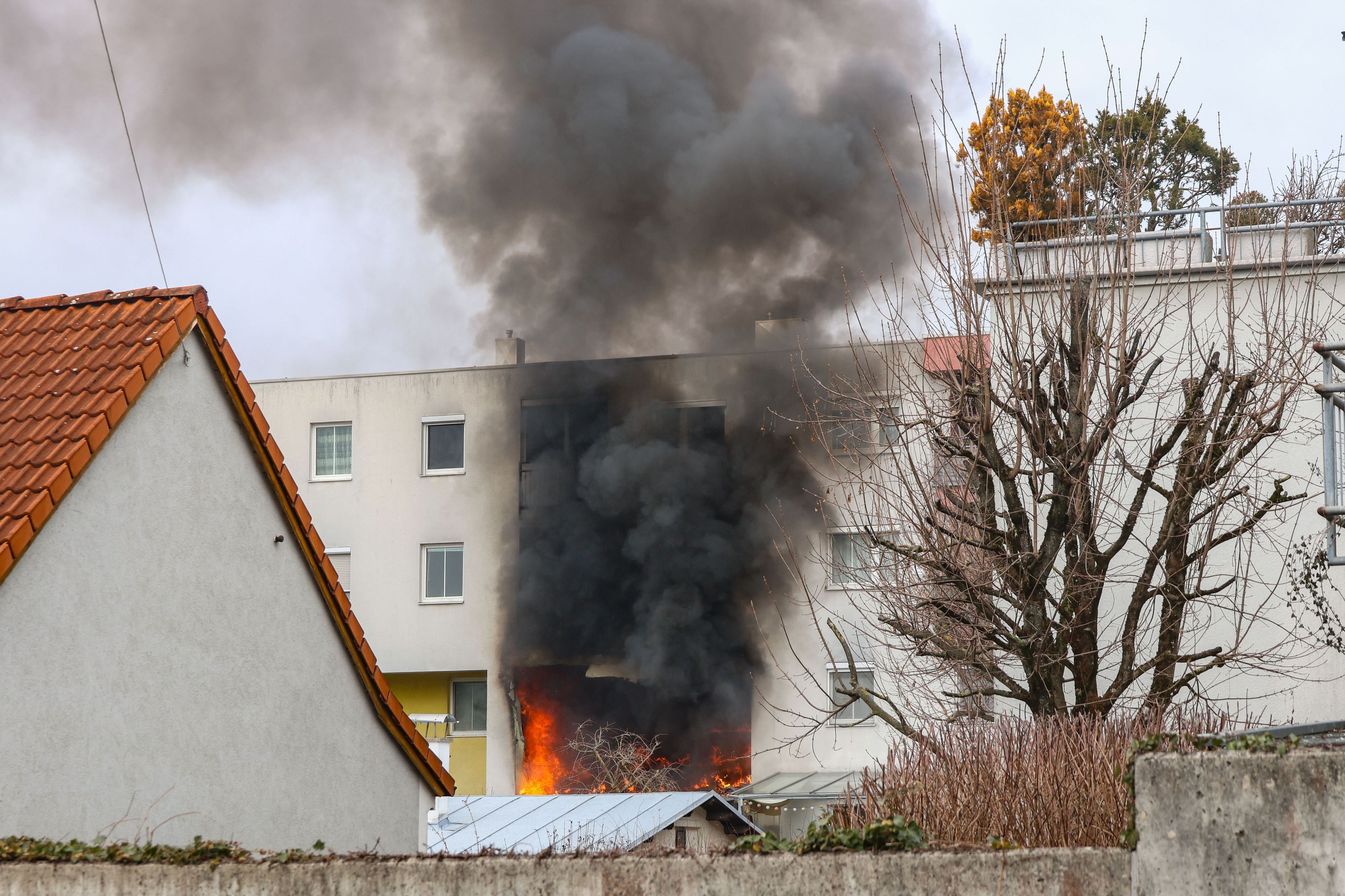 Wurde ein Raub der Flammen: der Wintergarten einer Welser Wohnung.