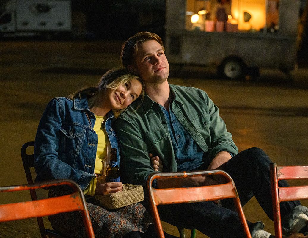 Bridget (Renée Zellweger) mit Roxter (Leo Woodall).