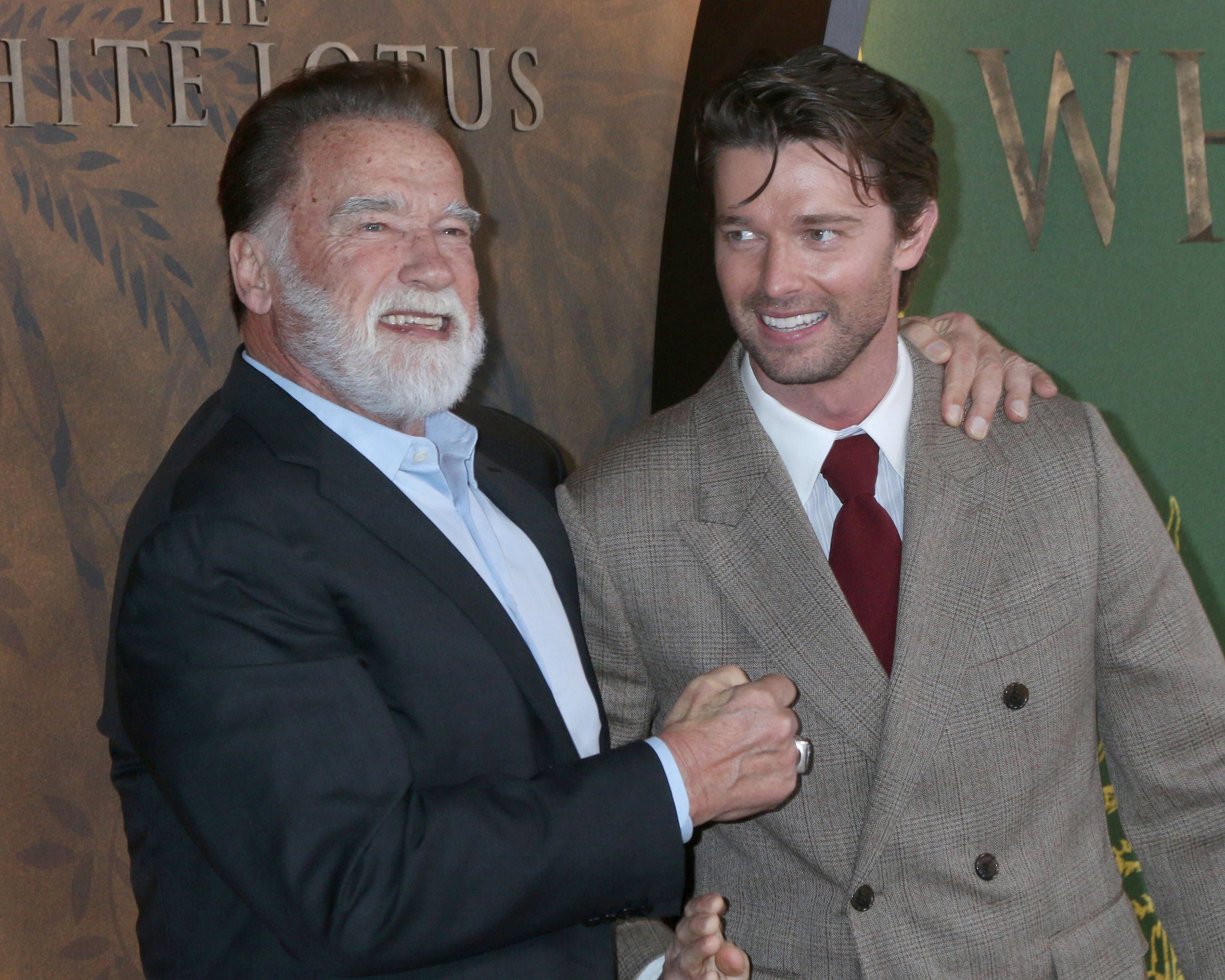 Arnold Schwarzenegger zeigte sich mit seinem Sohn Patrick bei dessen Premiere.