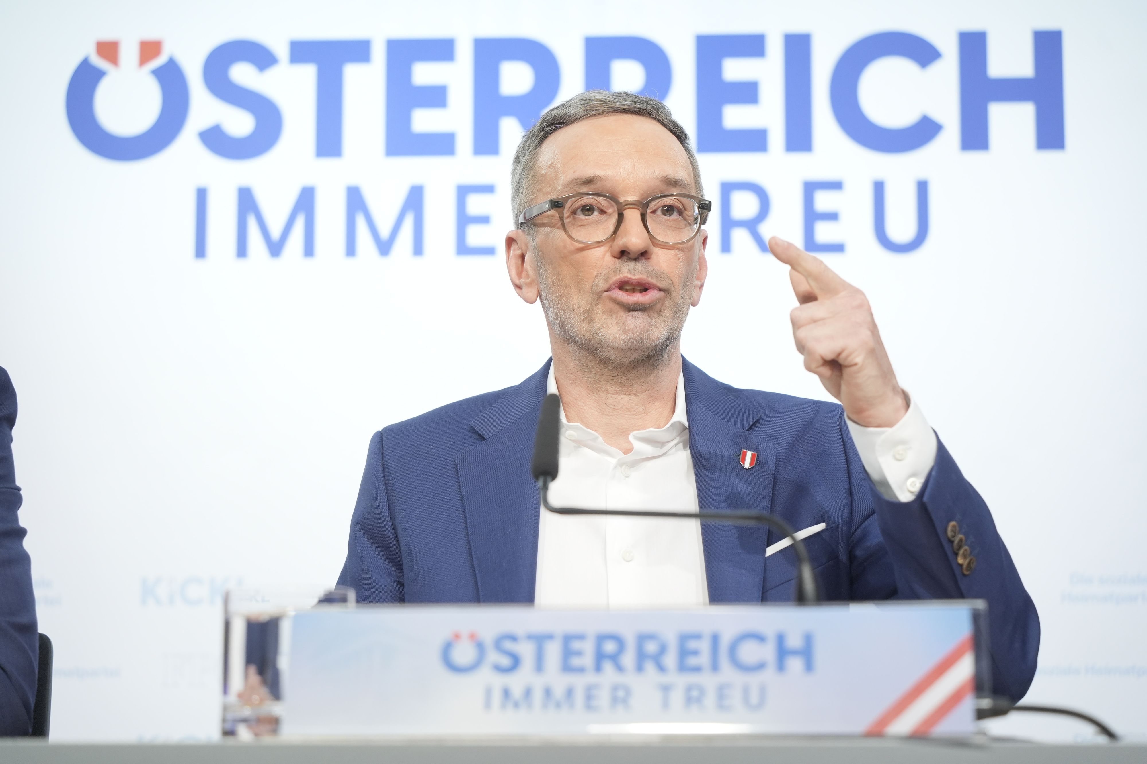 FPÖ-Chef Herbert Kickl kritisiert das rote Regierungsteam scharf.