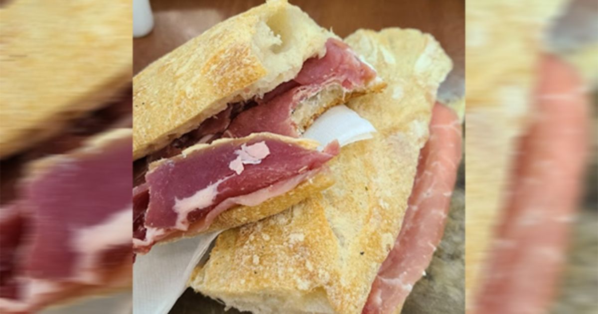 Baguette, Butter und Schinken - mehr braucht es für das Jambon Beurre von Le Petit Vendôme nicht.