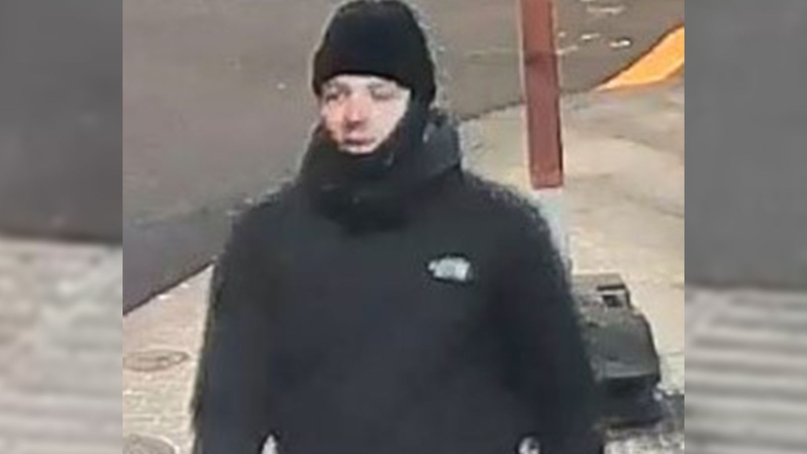 Die Polizei sucht diesen Mann.