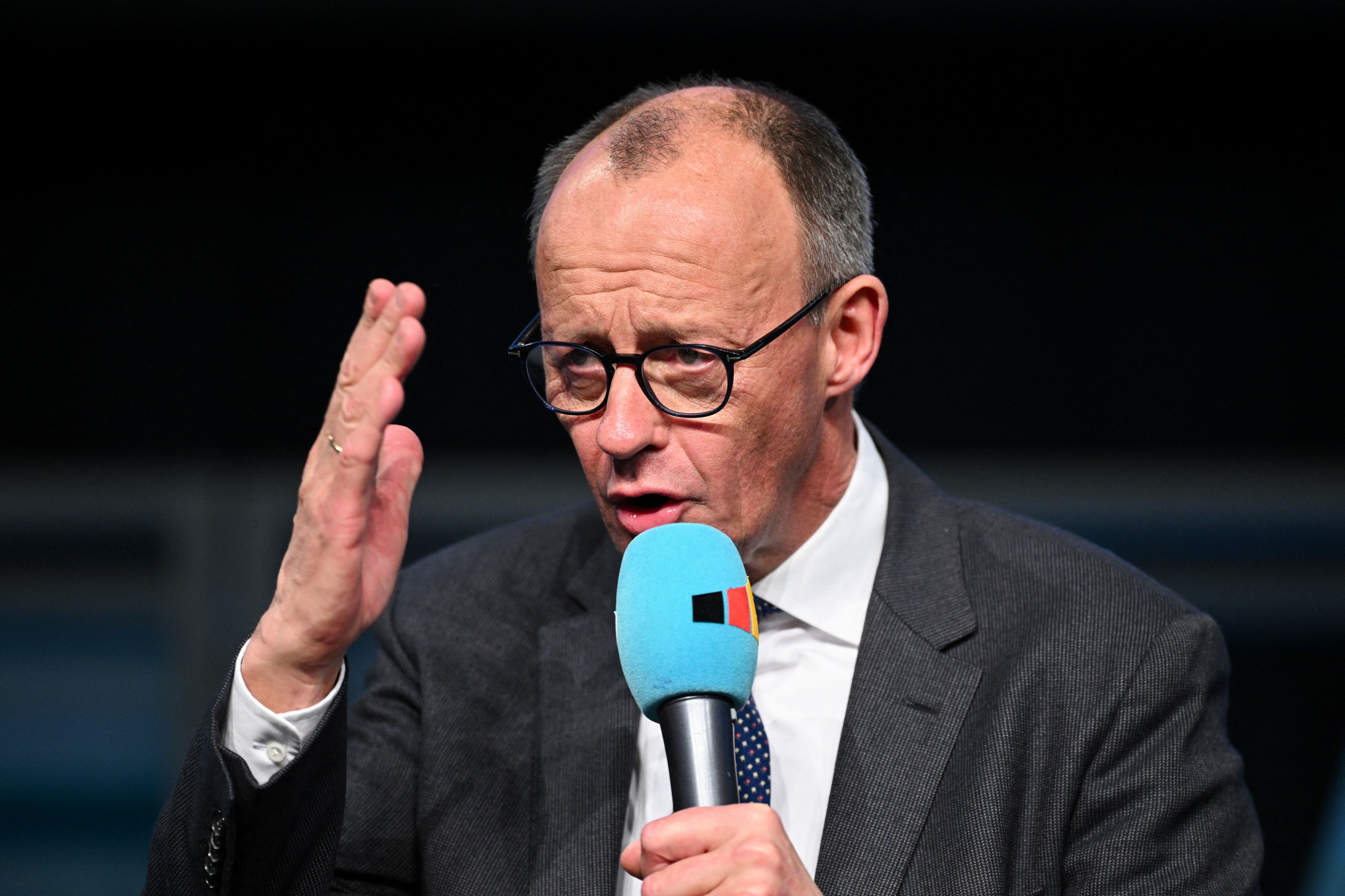 Friedrich Merz ist der Kanzlerkandidat der CDU/CSU für die Bundestagswahlen in Deutschland am 23. Februar 2025.