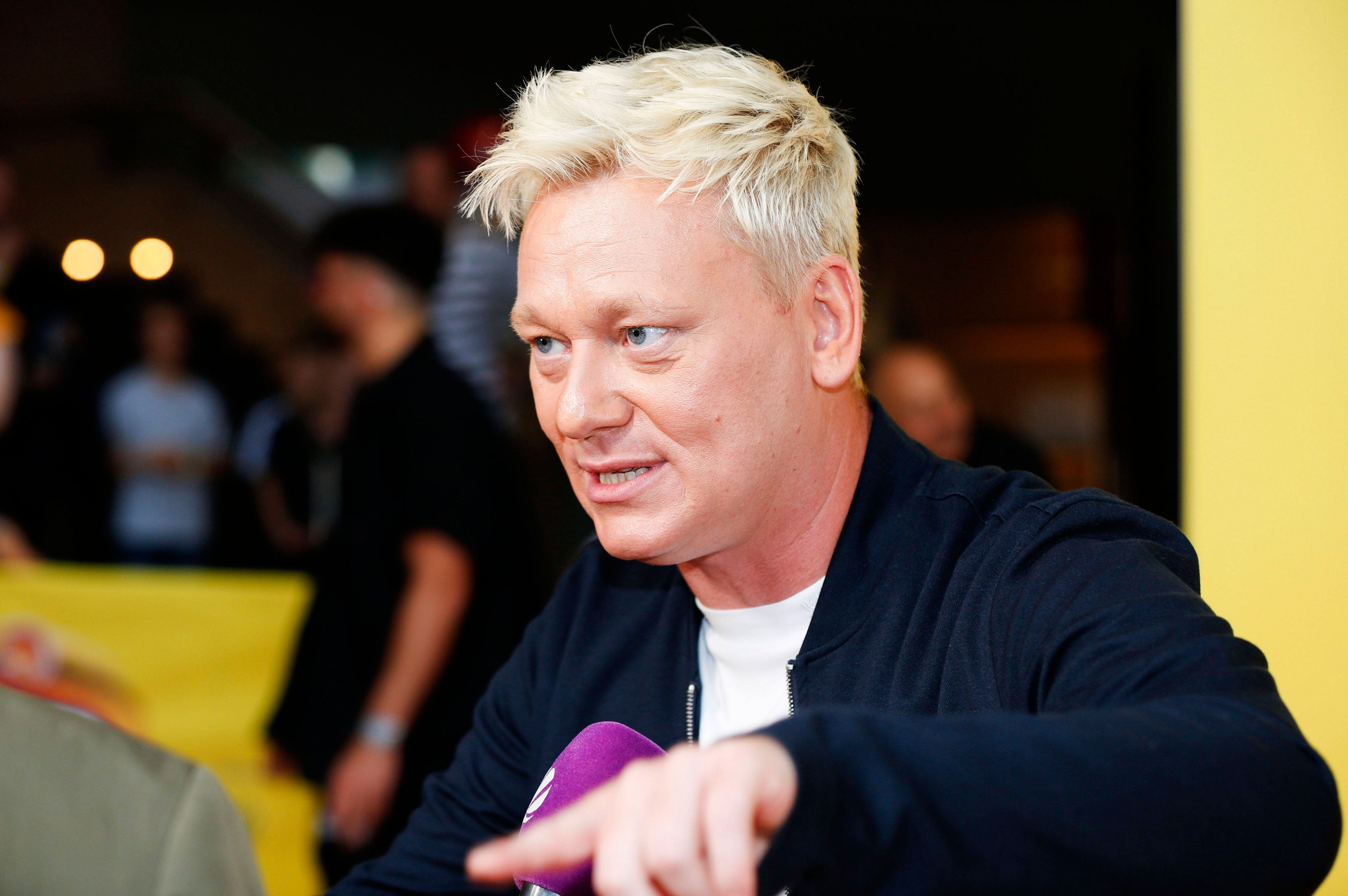 Knossi spricht im Netz über seinen Penis.