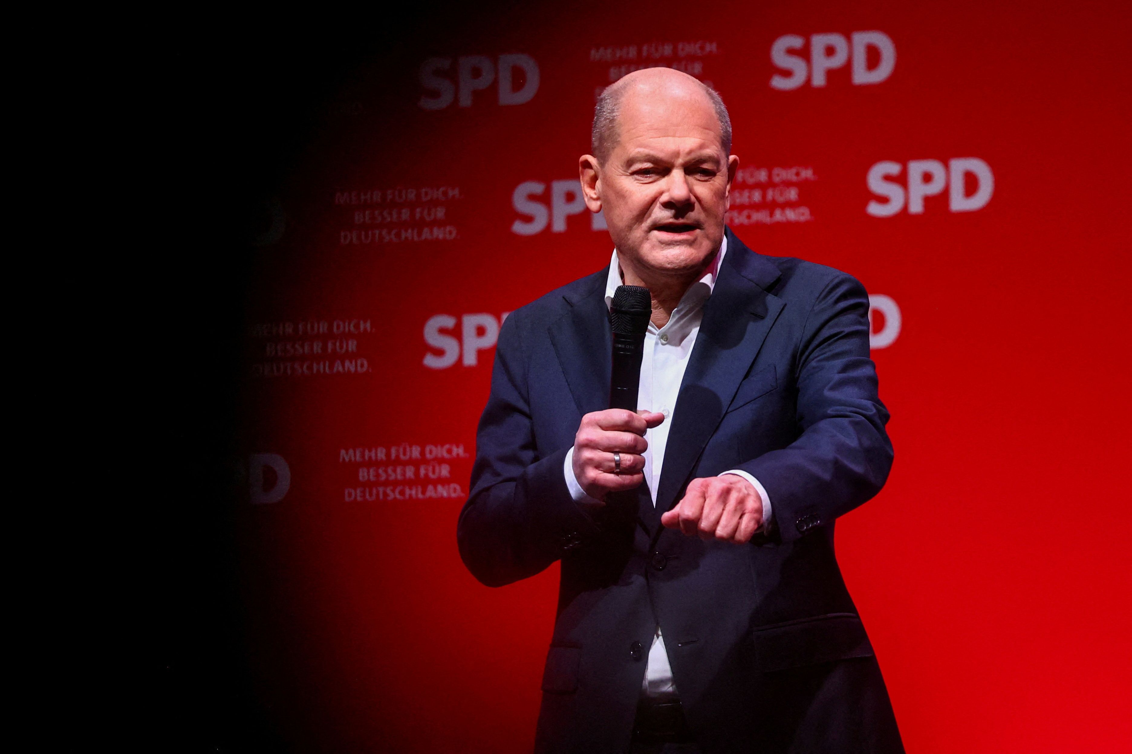 SPD-Kandidat Olaf Scholz versucht das Vertrauen der deutschen Wähler zurückzugewinnen, um erneut Kanzler zu werden.