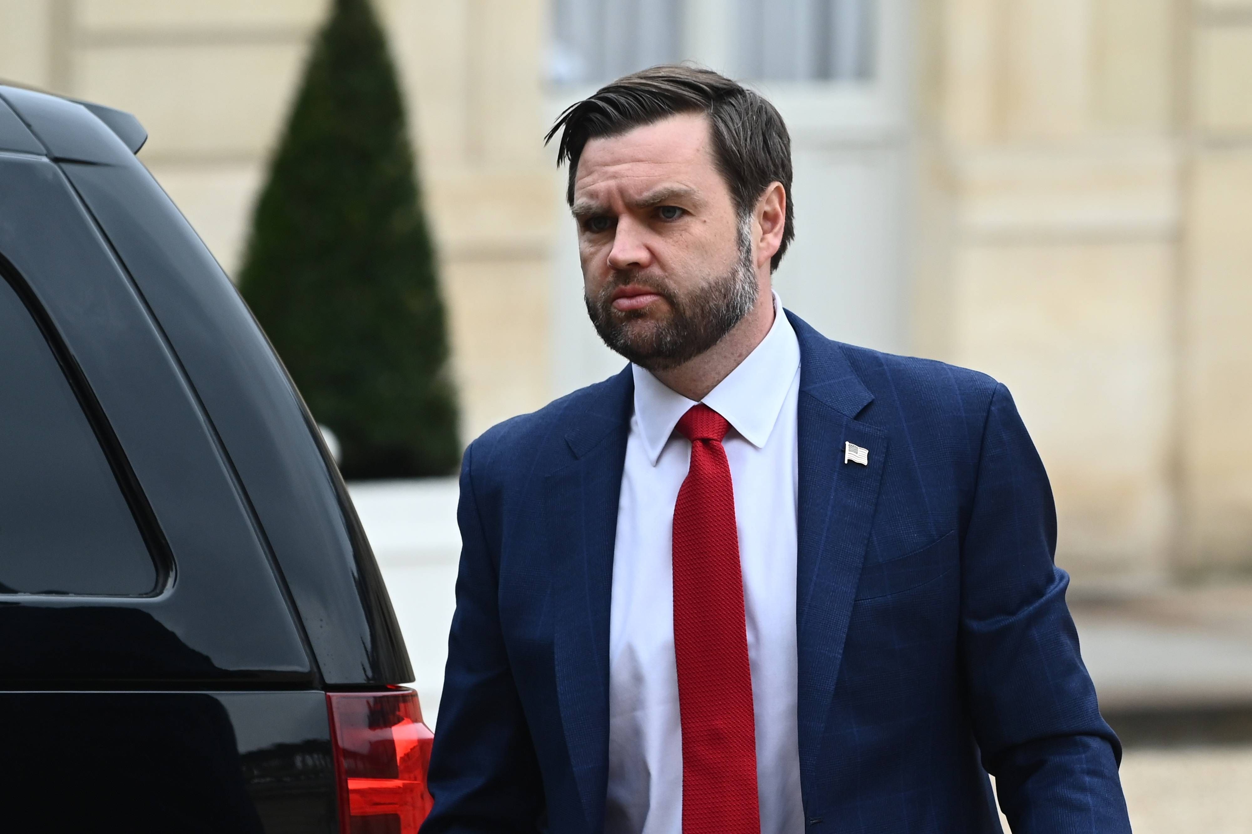  Verkündet JD Vance am Freitagnachmittag einen massiven US-Truppenabzug aus Europa?