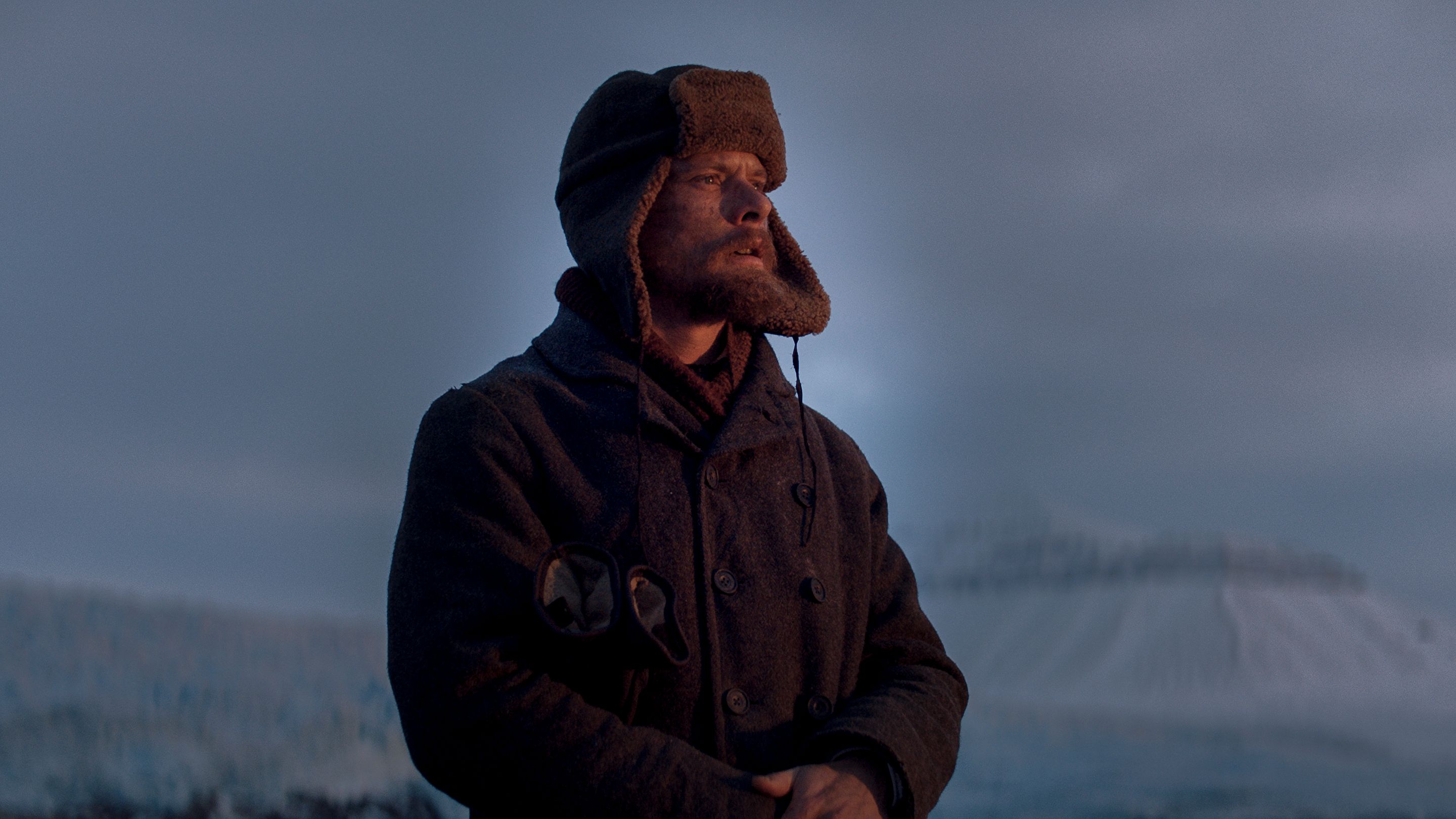 Jack O'Connell als Schiffsarzt Patrick Sumner in "The North Water"